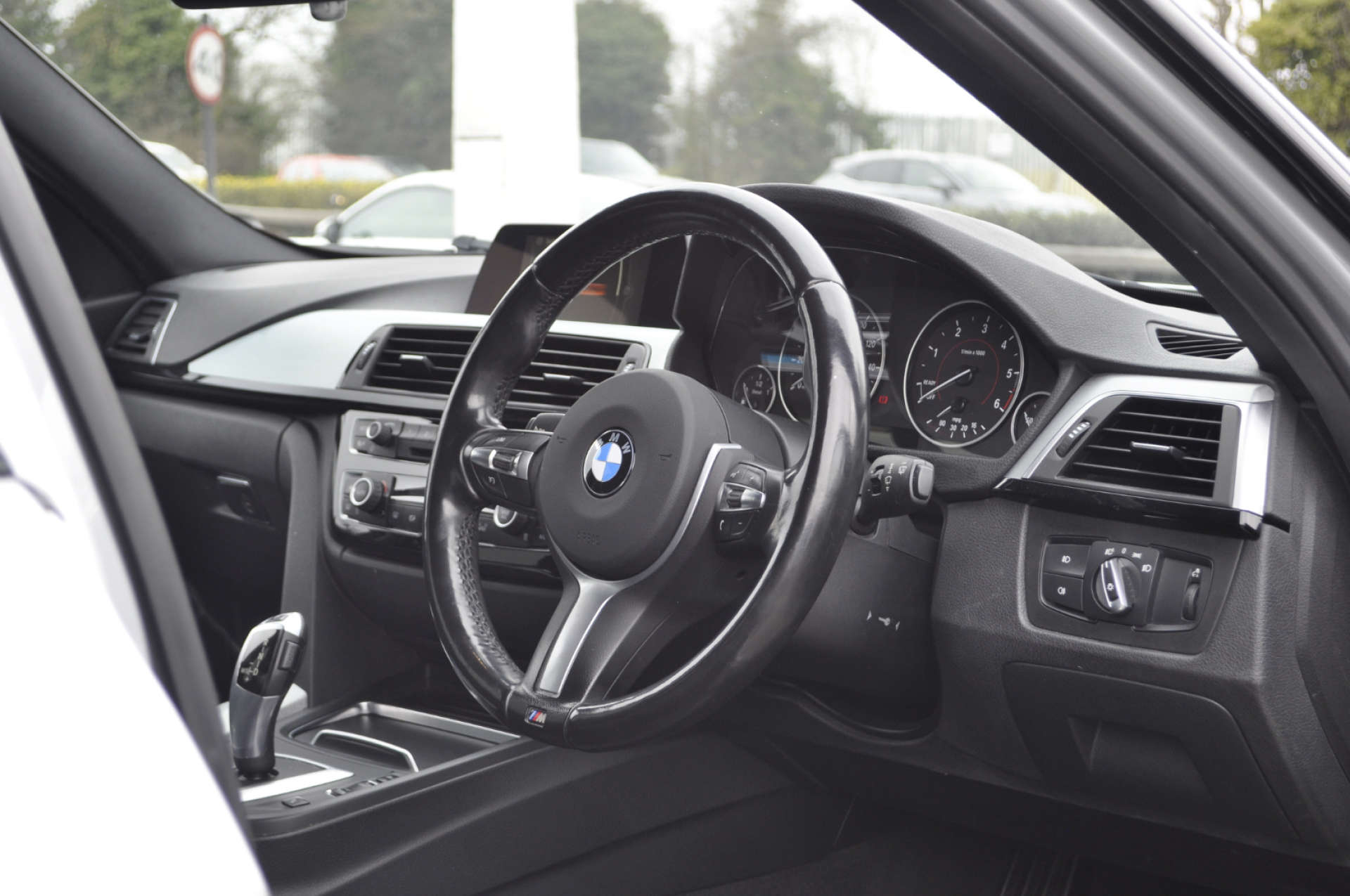 BMW 3 SERIES 2.0 318d M Sport Auto 4dr #6