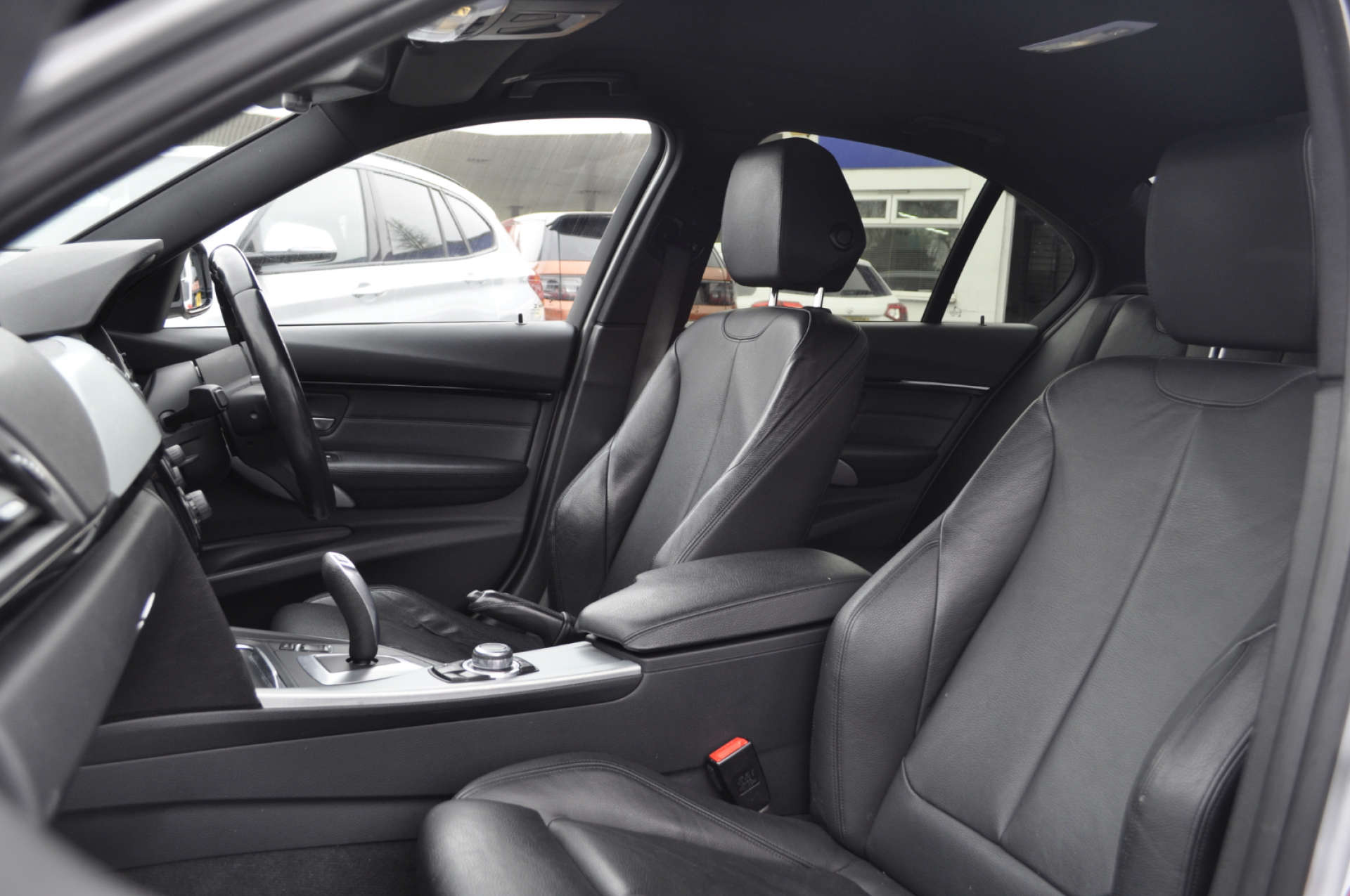 BMW 3 SERIES 2.0 318d M Sport Auto 4dr #9