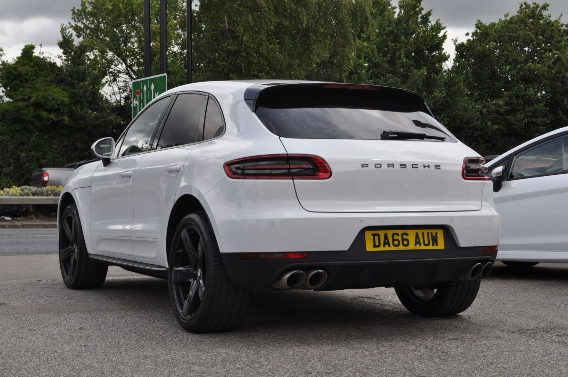 PORSCHE MACAN 3.0 Macan S D Semi-Auto 4WD 5dr #29