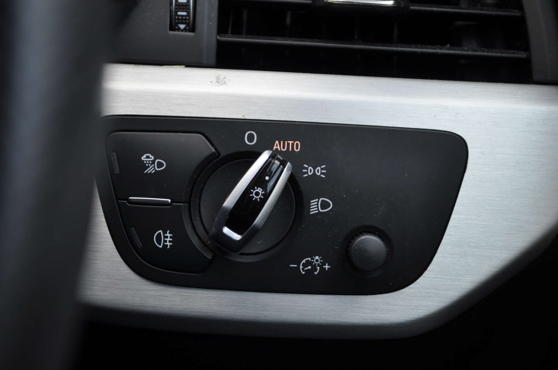 AUDI A4 1.4 A4 S Line TFSI Semi-Auto 4dr #24