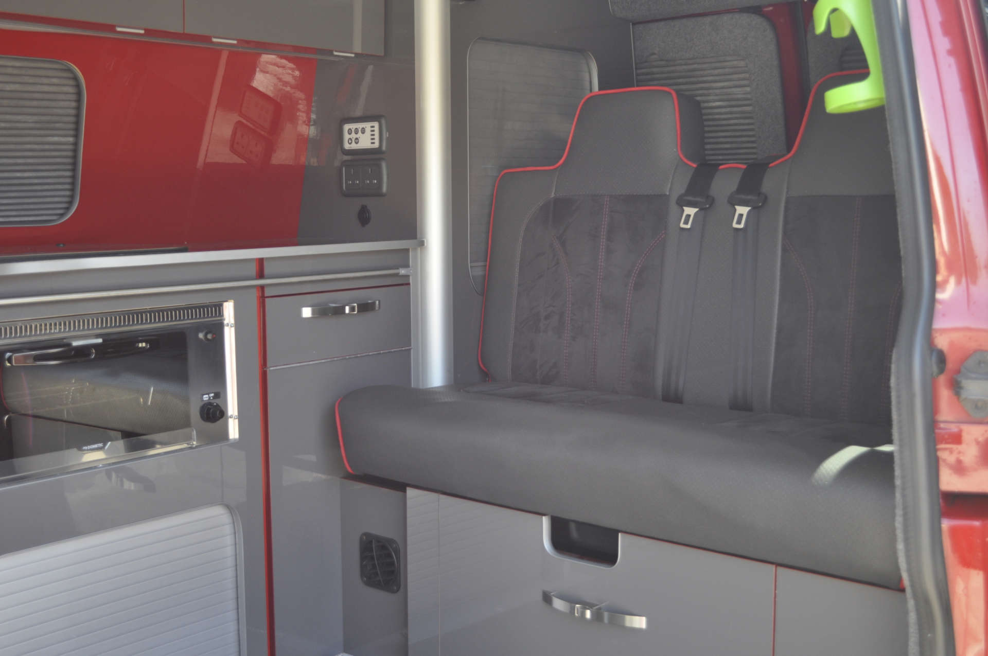 VOLKSWAGEN TRANSPORTER 2.0 Transporter T30, 4 Berth, Camper Conversion, 140 TDI SWB Auto #8