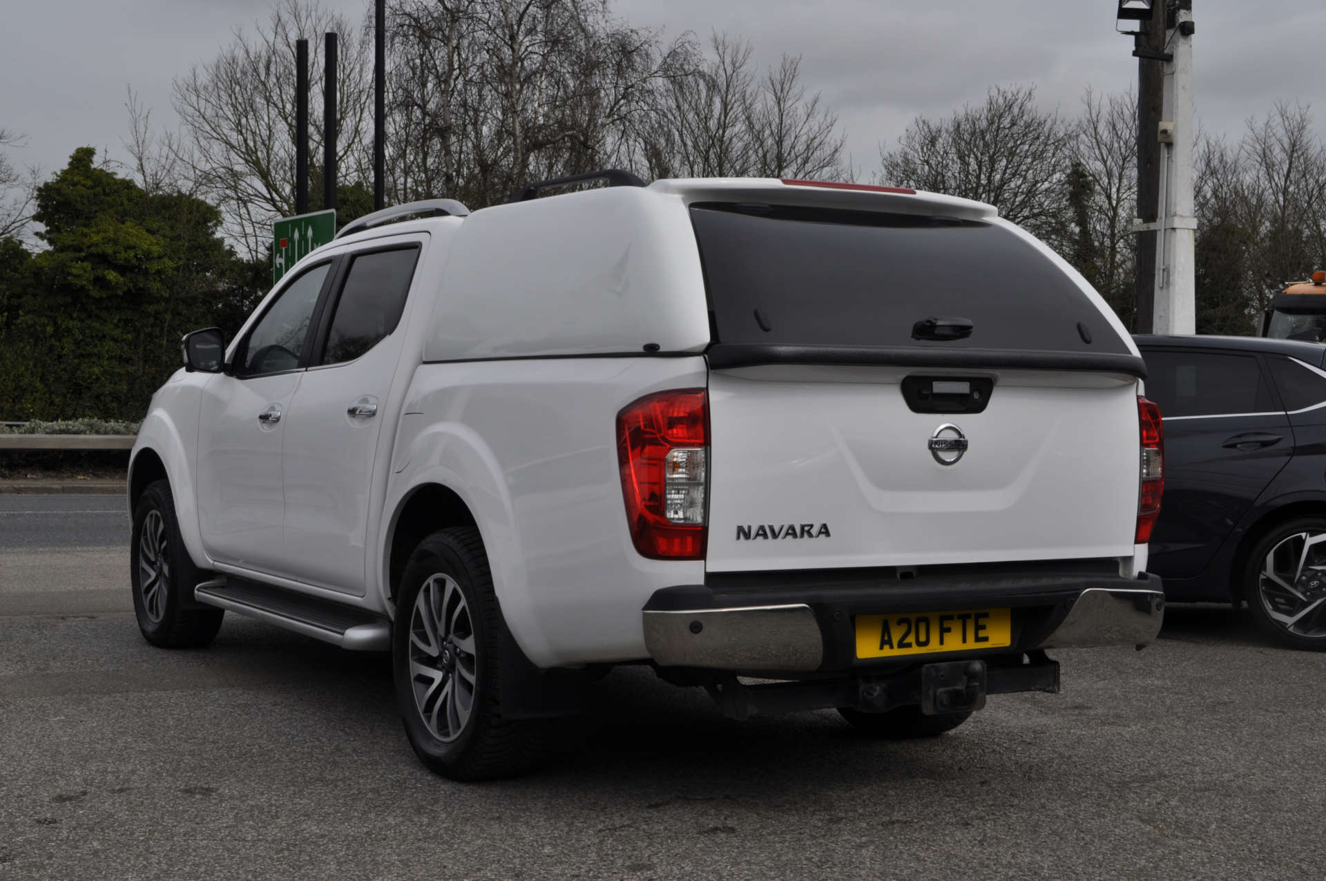 NISSAN NAVARA 2.3 Navara Tekna dCi Auto 4WD 5dr #4