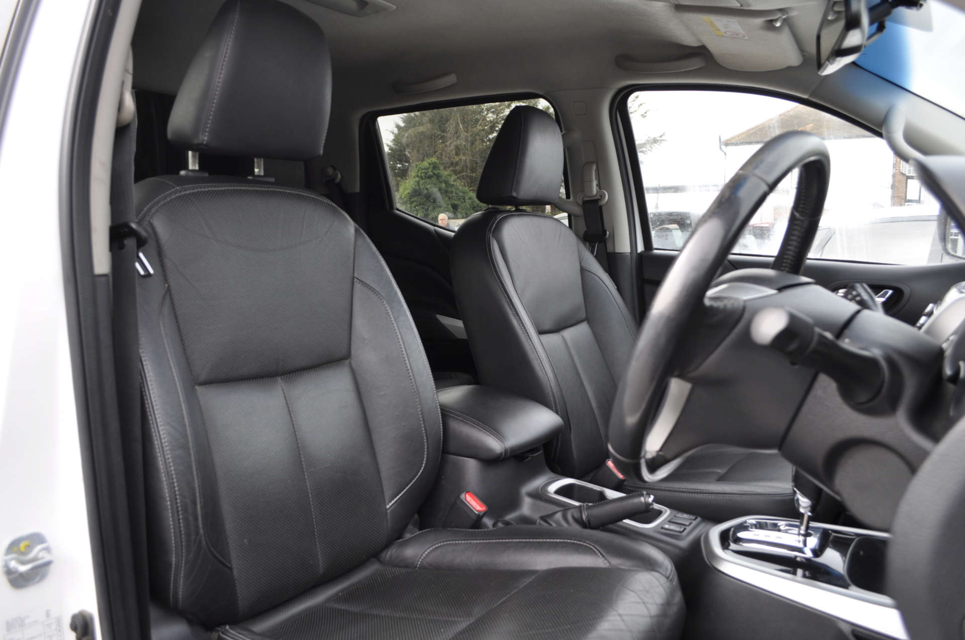 NISSAN NAVARA 2.3 Navara Tekna dCi Auto 4WD 5dr #9