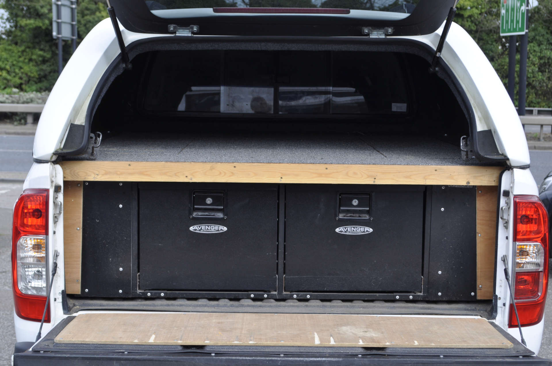 NISSAN NAVARA 2.3 Navara Tekna dCi Auto 4WD 5dr #11