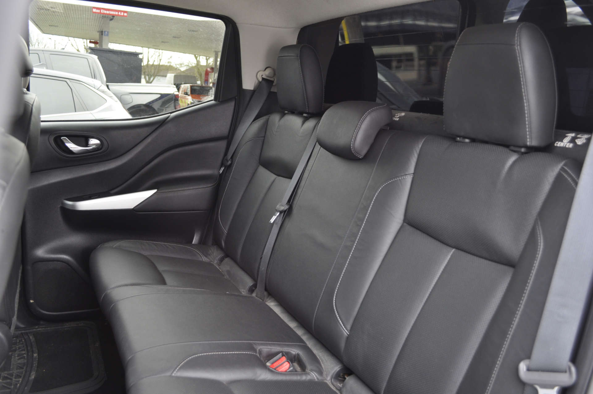 NISSAN NAVARA 2.3 Navara Tekna dCi Auto 4WD 5dr #13