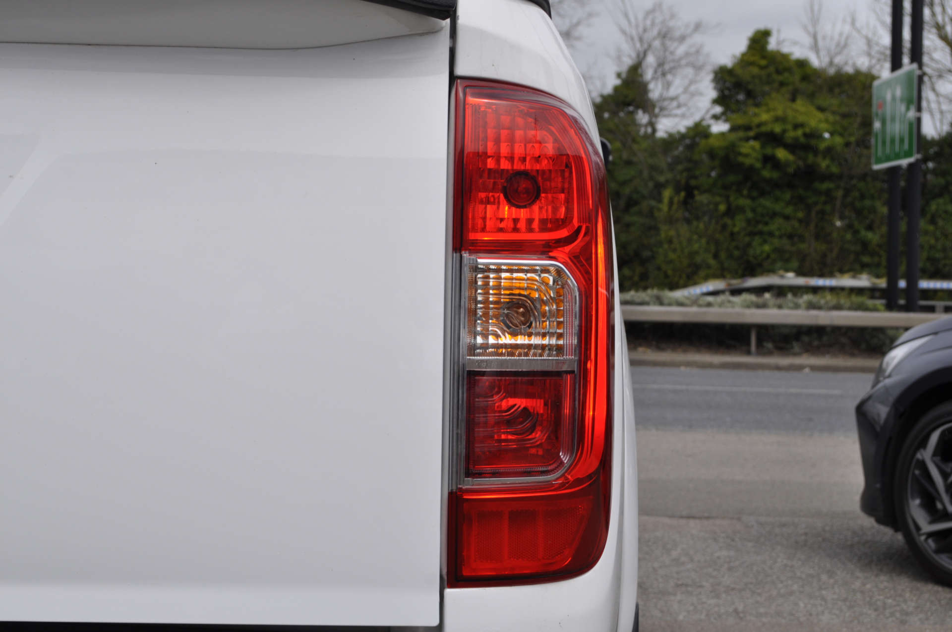 NISSAN NAVARA 2.3 Navara Tekna dCi Auto 4WD 5dr #29