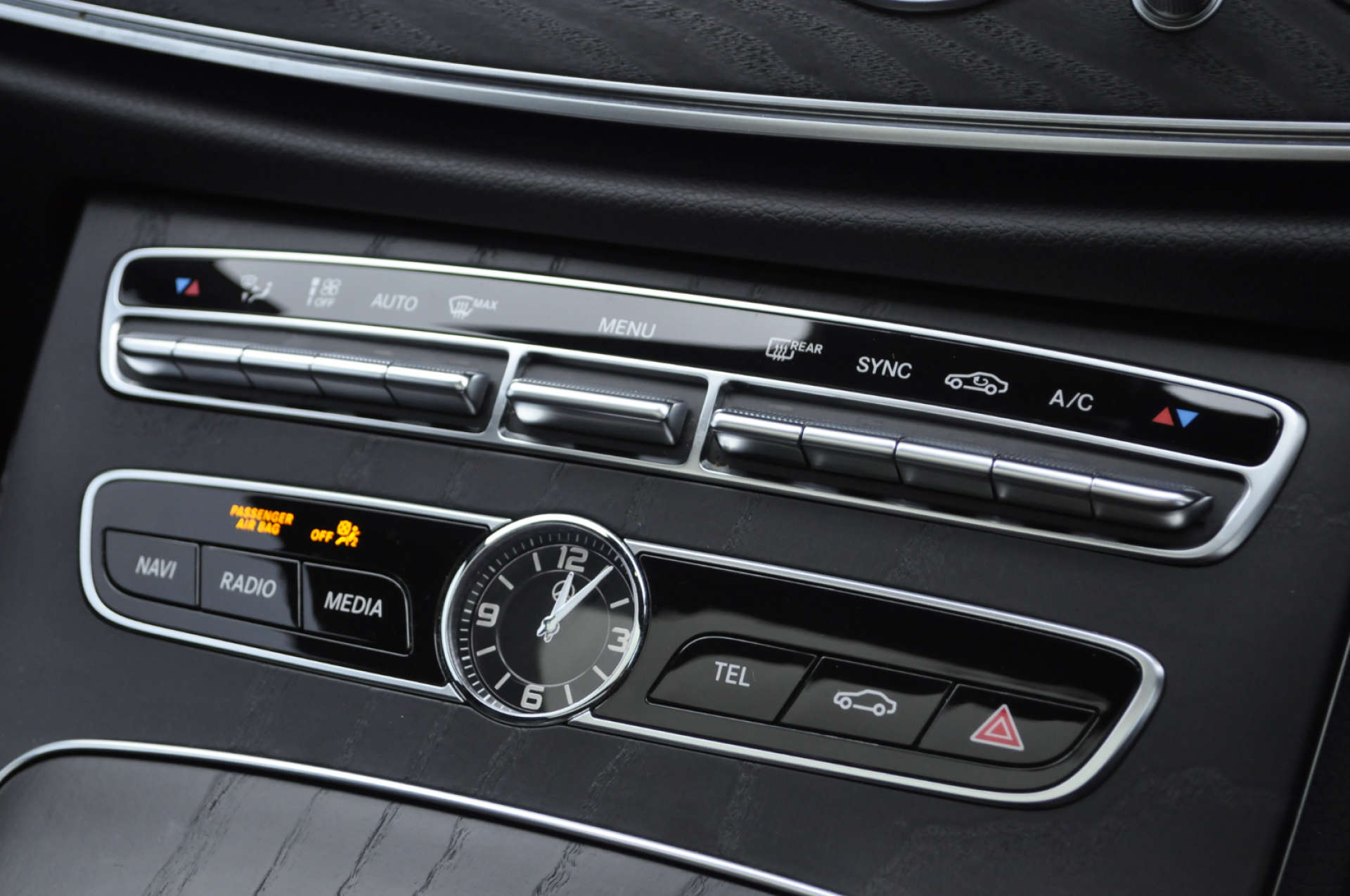 MERCEDES-BENZ E-CLASS 2.0 E 220 D AMG Line Premium Auto 4dr #20