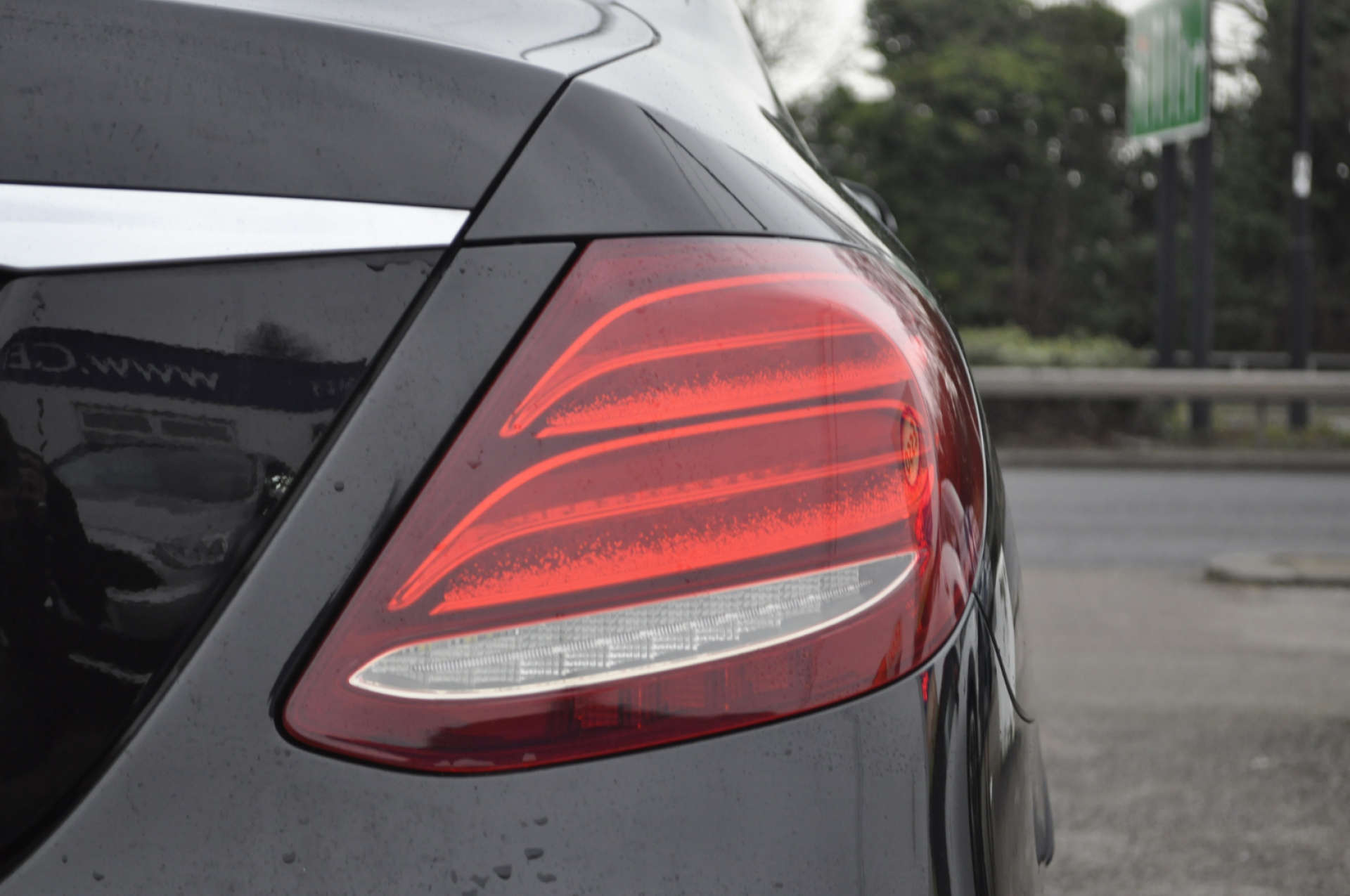MERCEDES-BENZ E-CLASS 2.0 E 220 D AMG Line Premium Auto 4dr #22