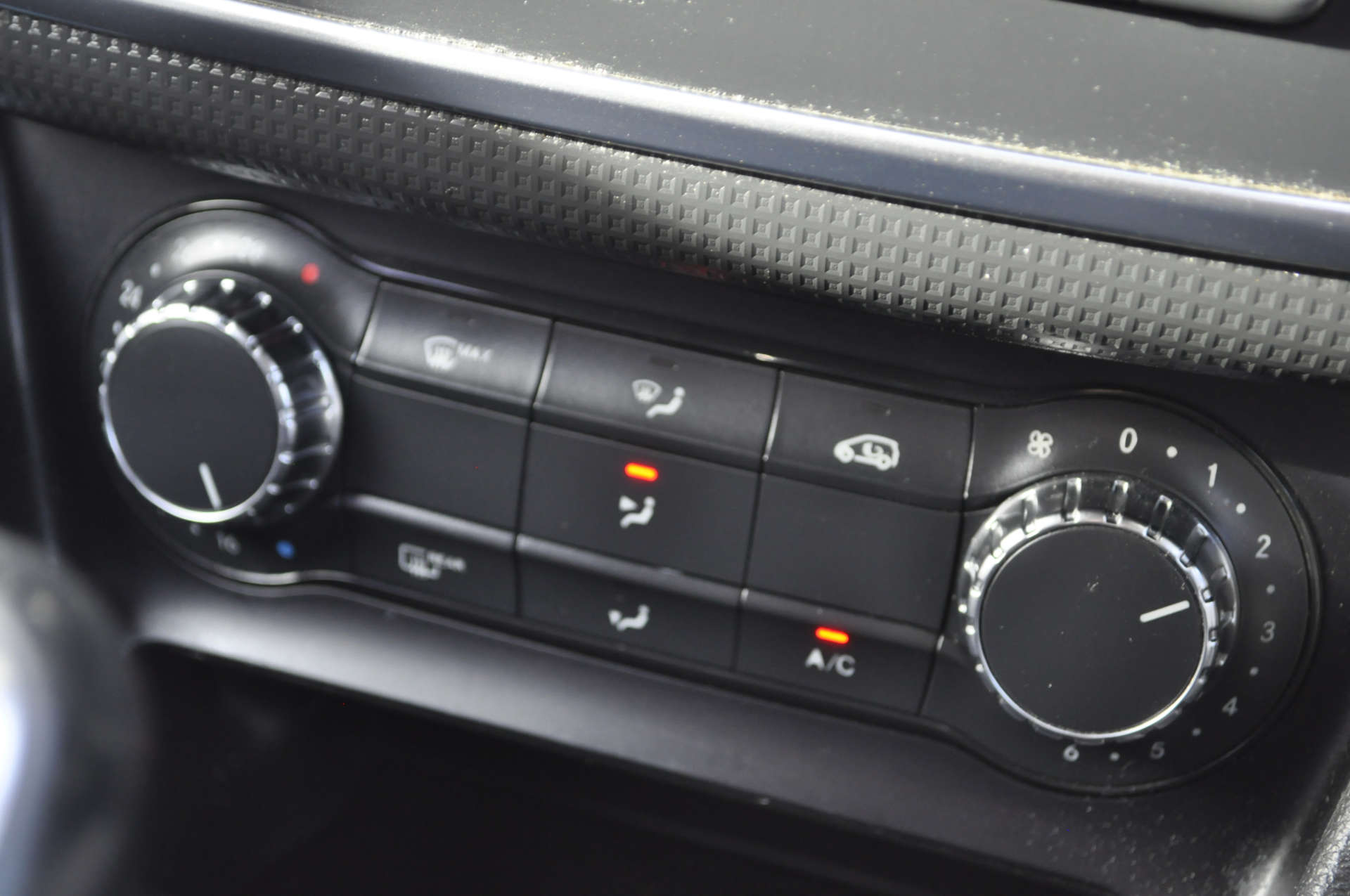 MERCEDES-BENZ A-CLASS 1.6 A180 BlueEfficiency SE 5dr #17