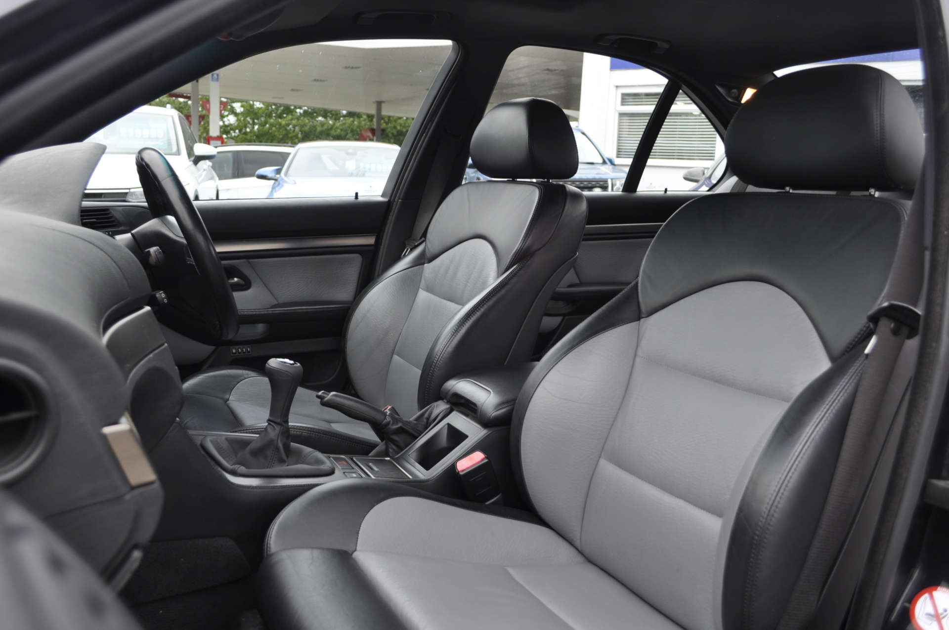 BMW 5 SERIES 4.9 M5 4dr #10