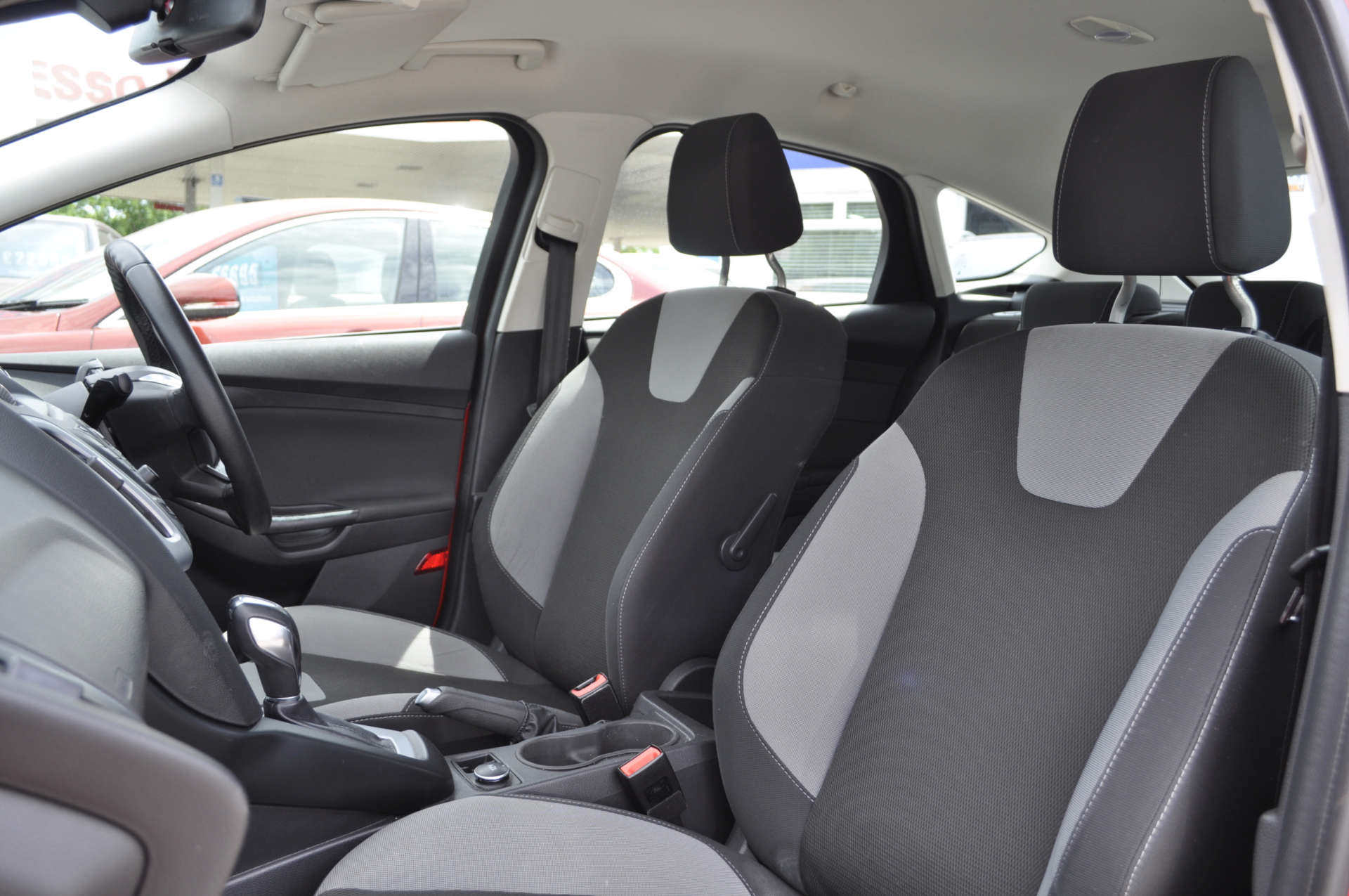 FORD FOCUS 1.6 Focus Zetec 125 Auto 5dr #11