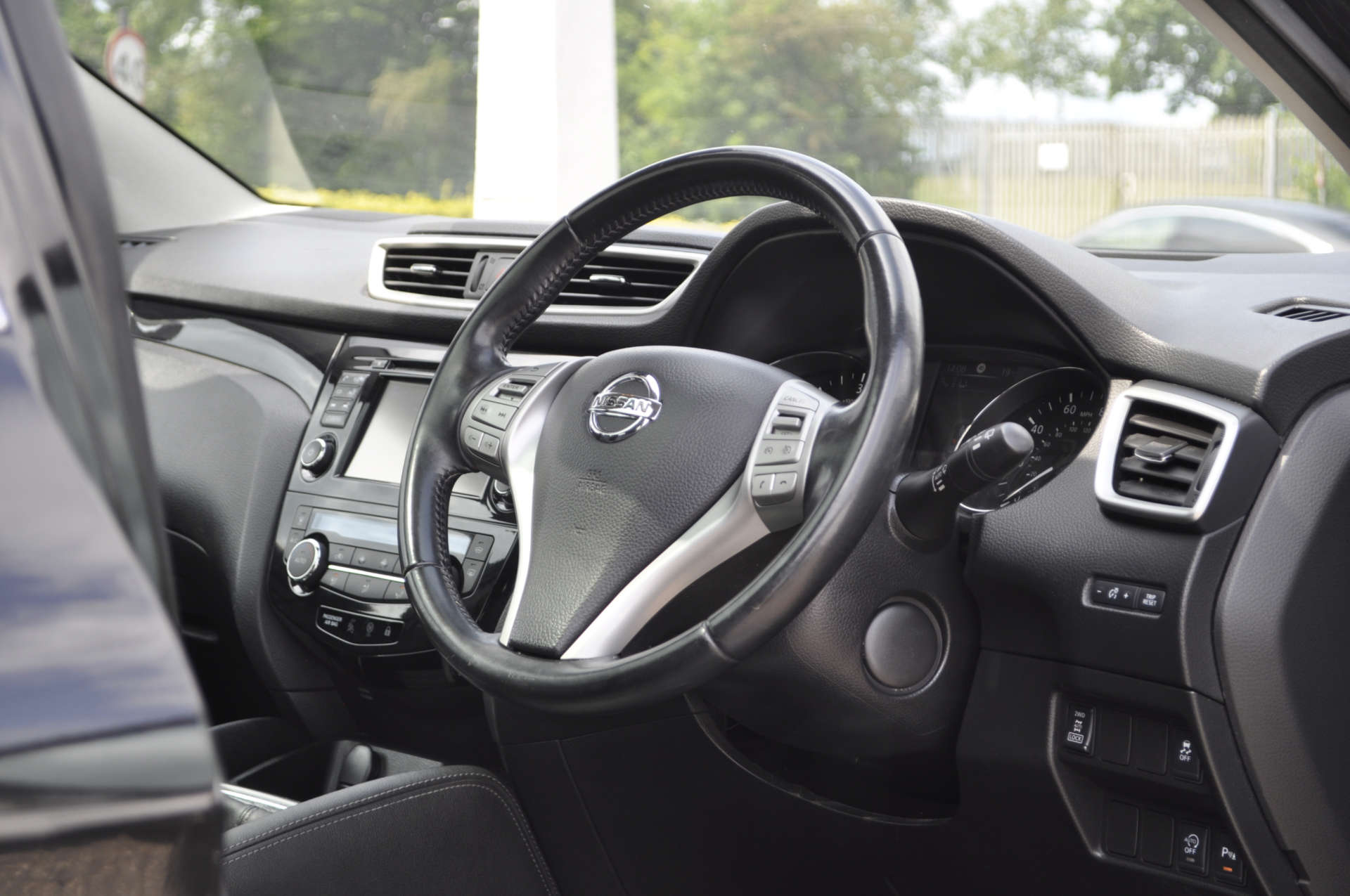 NISSAN QASHQAI 1.6 DCI TEKNA 4WD 5dr #6