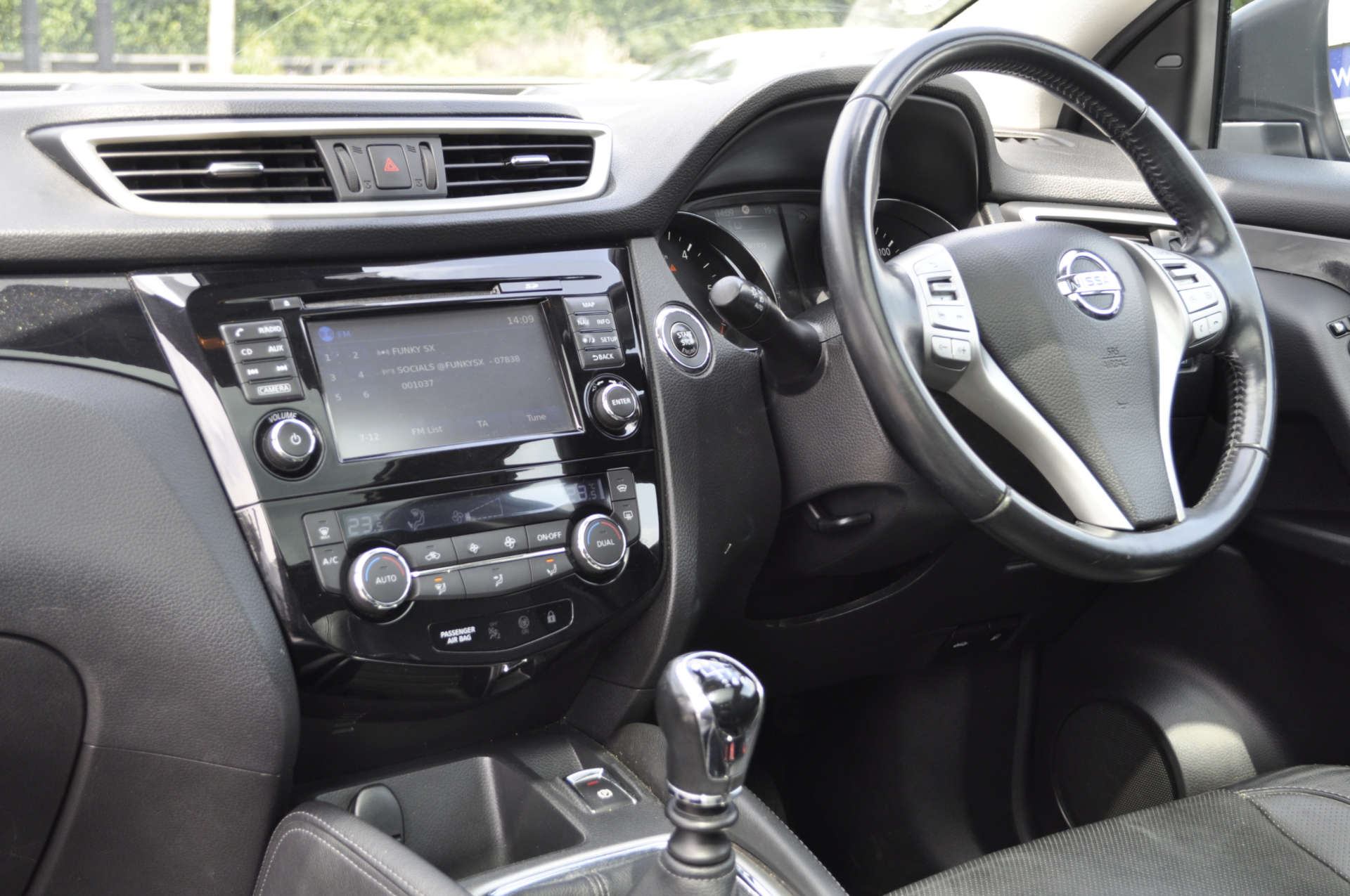 NISSAN QASHQAI 1.6 DCI TEKNA 4WD 5dr #12
