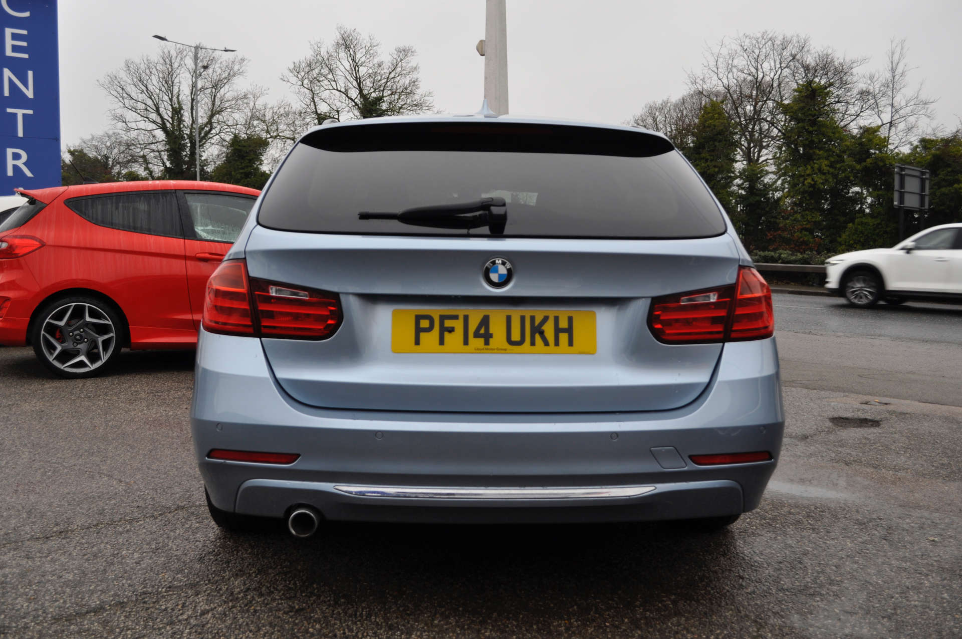 BMW 3 SERIES 2.0 320d Luxury Touring Auto 5dr #1