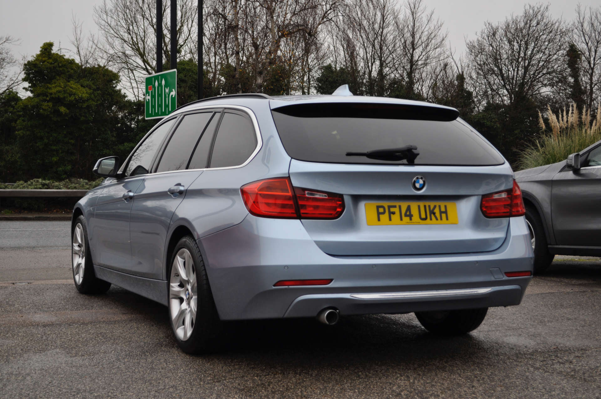 BMW 3 SERIES 2.0 320d Luxury Touring Auto 5dr #4