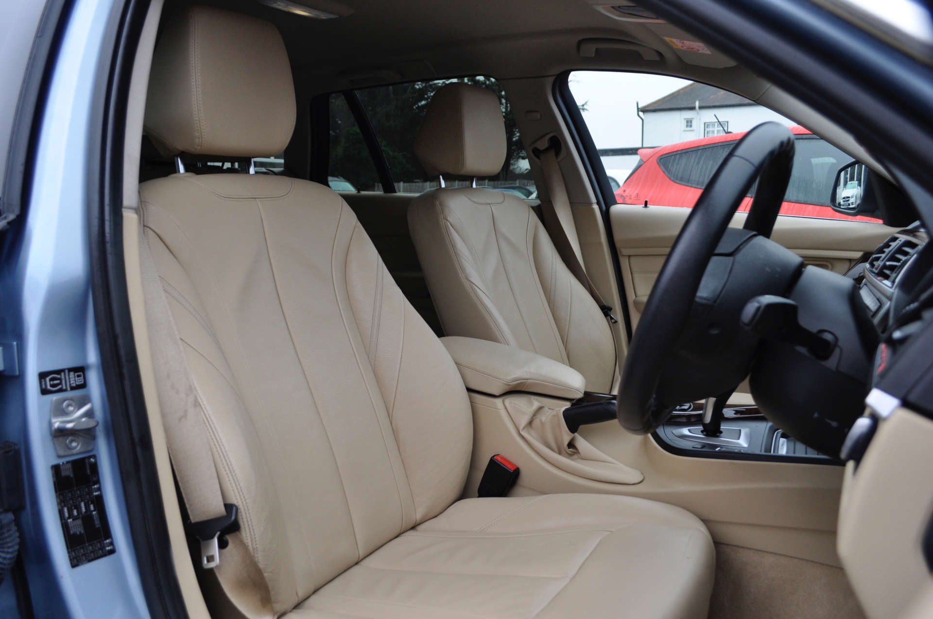 BMW 3 SERIES 2.0 320d Luxury Touring Auto 5dr #9