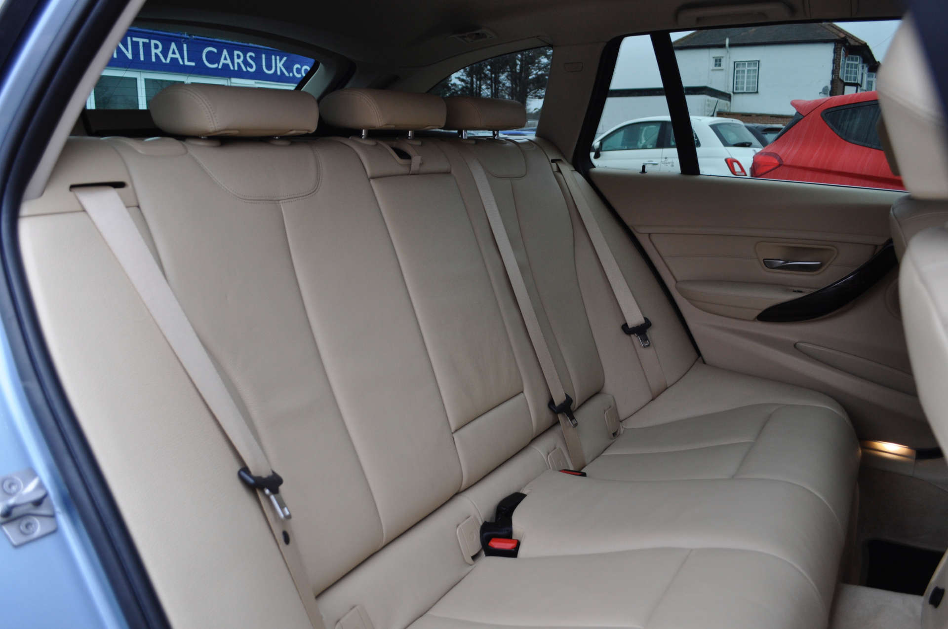 BMW 3 SERIES 2.0 320d Luxury Touring Auto 5dr #10