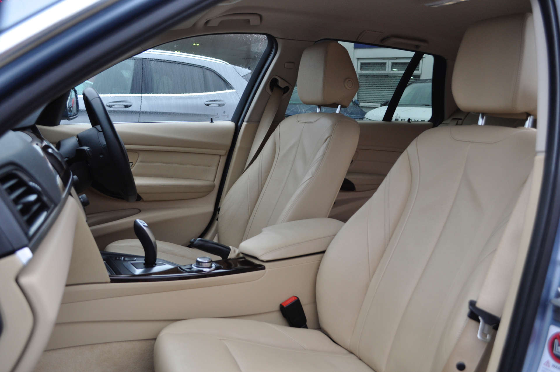 BMW 3 SERIES 2.0 320d Luxury Touring Auto 5dr #12