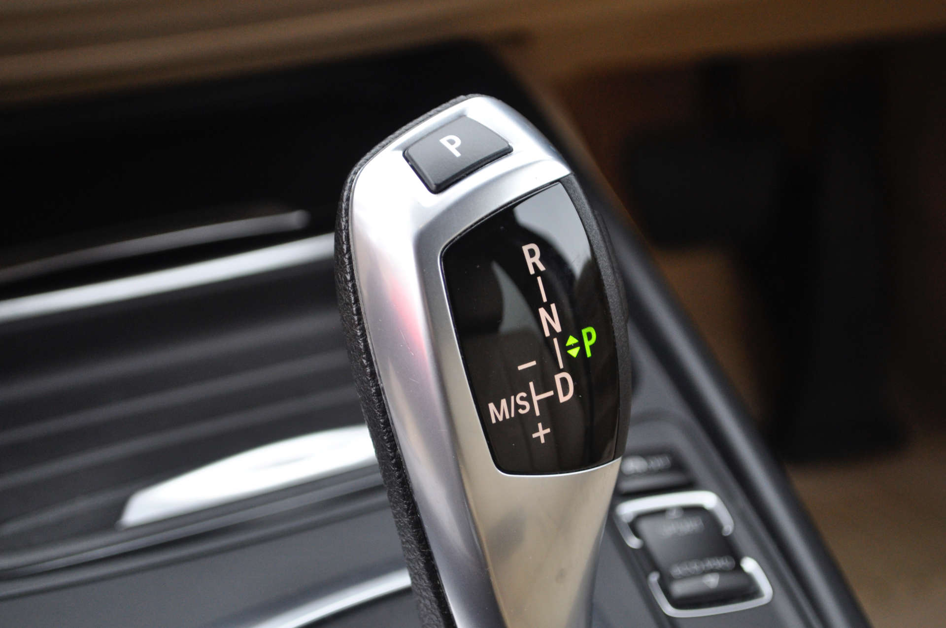 BMW 3 SERIES 2.0 320d Luxury Touring Auto 5dr #15