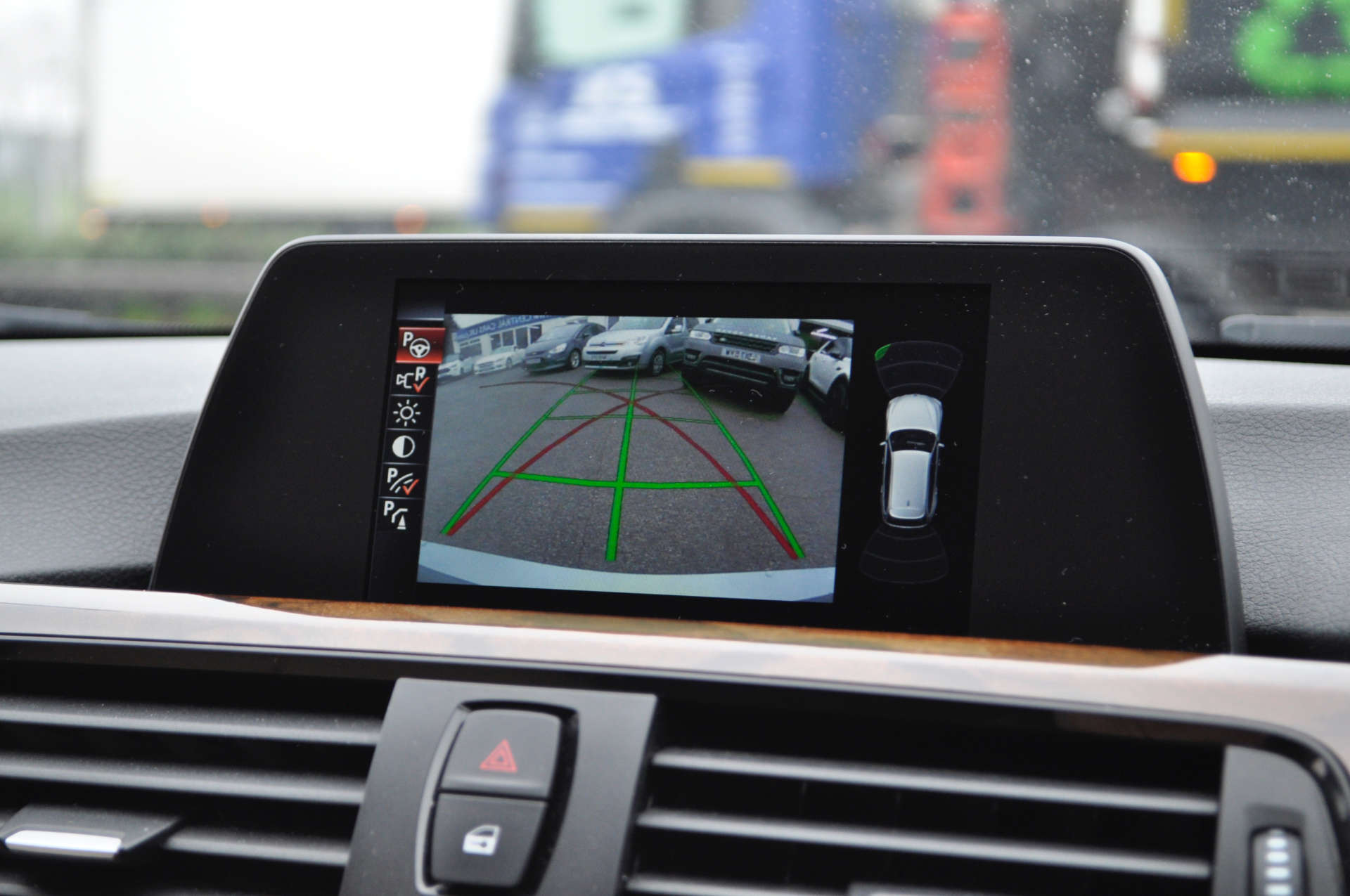 BMW 3 SERIES 2.0 320d Luxury Touring Auto 5dr #19