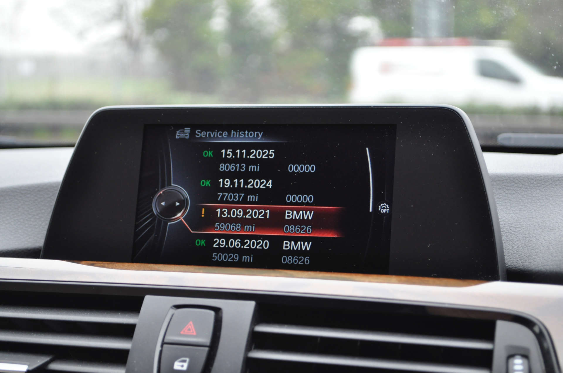 BMW 3 SERIES 2.0 320d Luxury Touring Auto 5dr #23