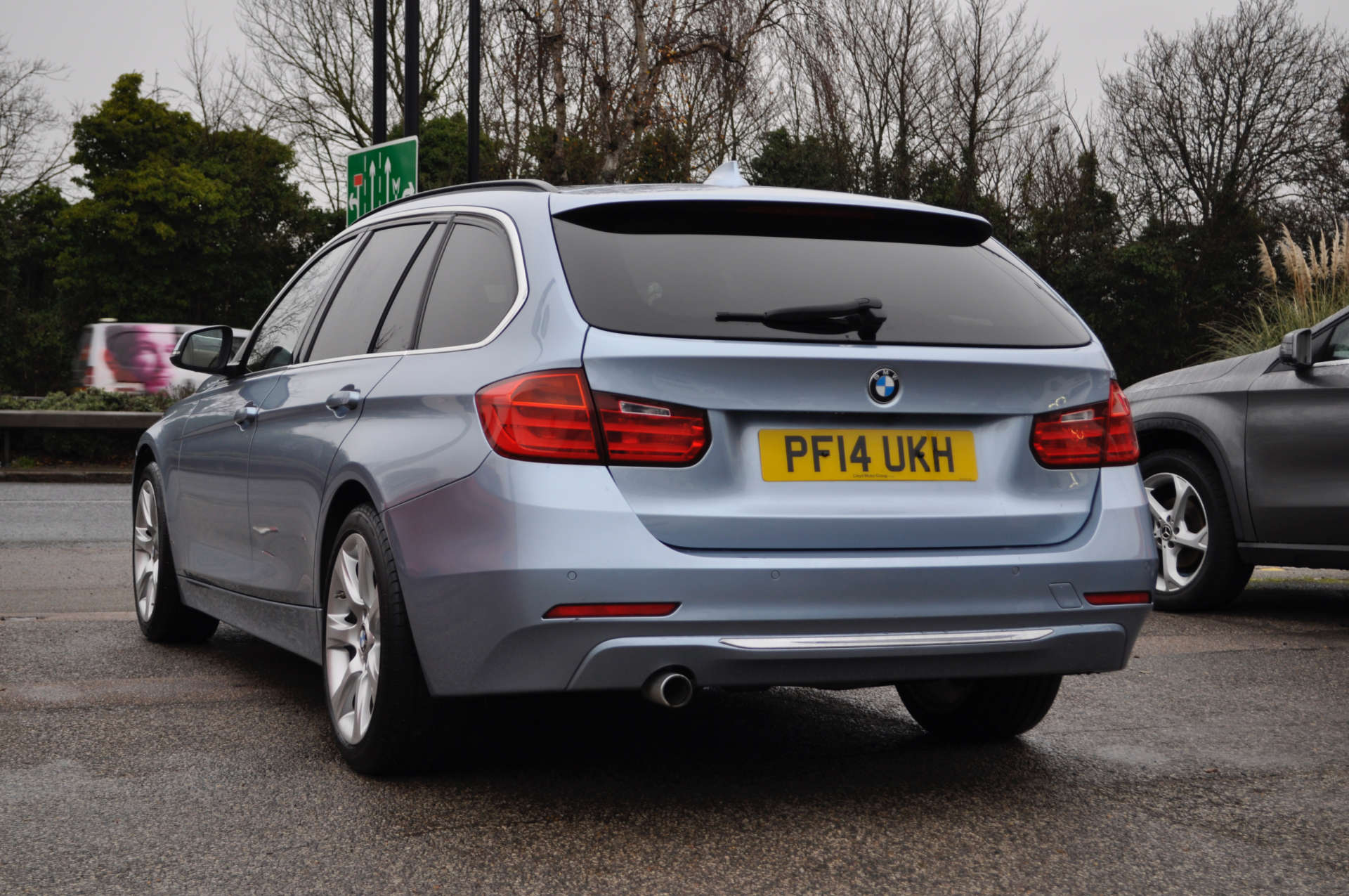 BMW 3 SERIES 2.0 320d Luxury Touring Auto 5dr #36