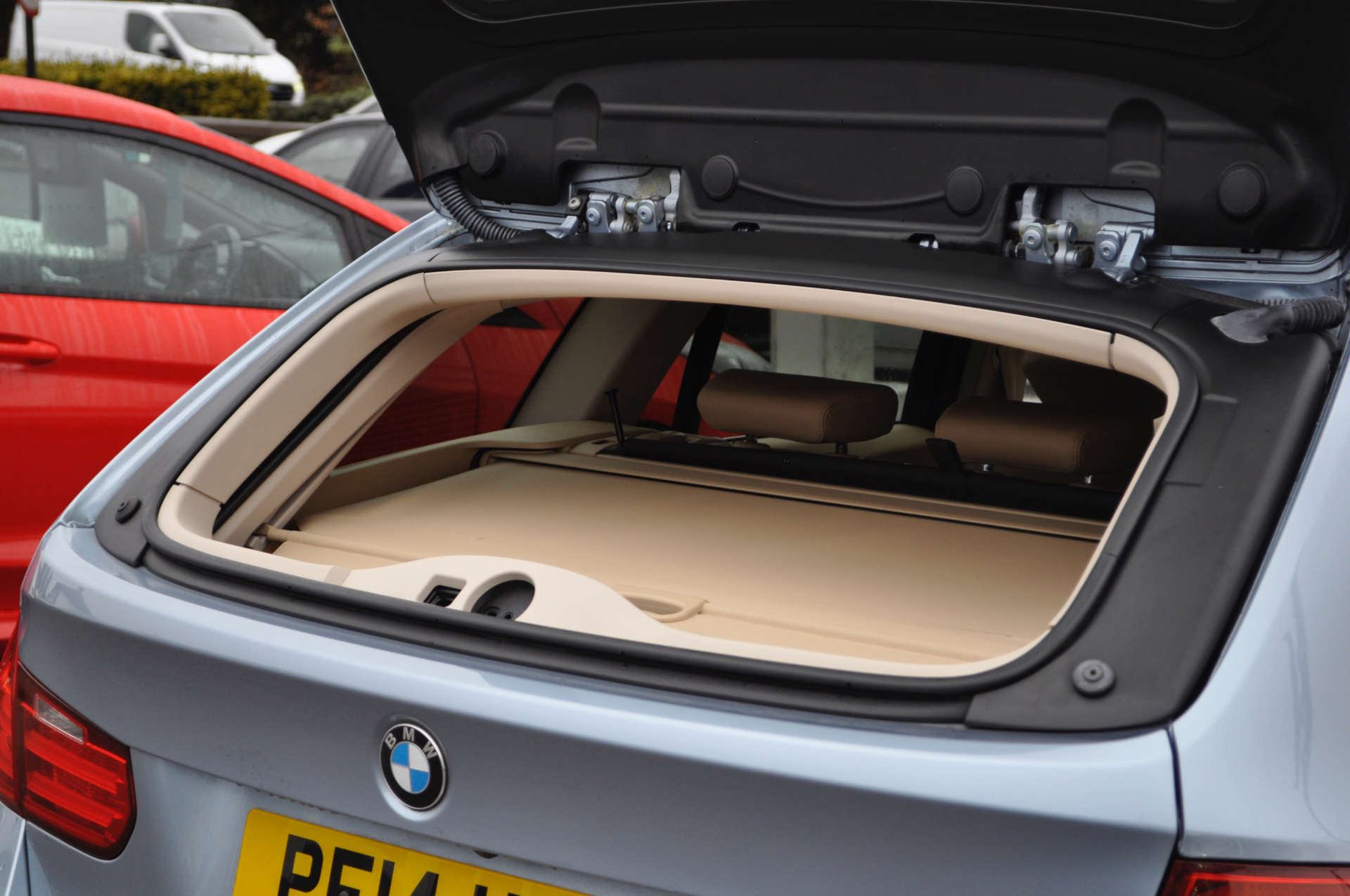 BMW 3 SERIES 2.0 320d Luxury Touring Auto 5dr #37