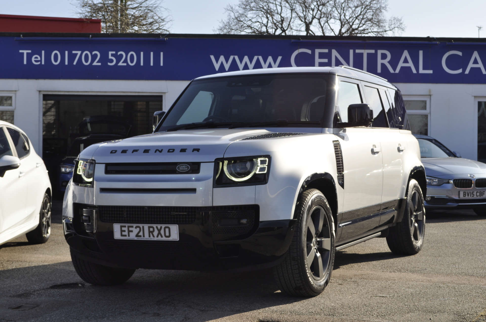 LAND ROVER DEFENDER 3.0 Defender X-Dynamic HSE D MHEV Auto 4WD 5dr #3