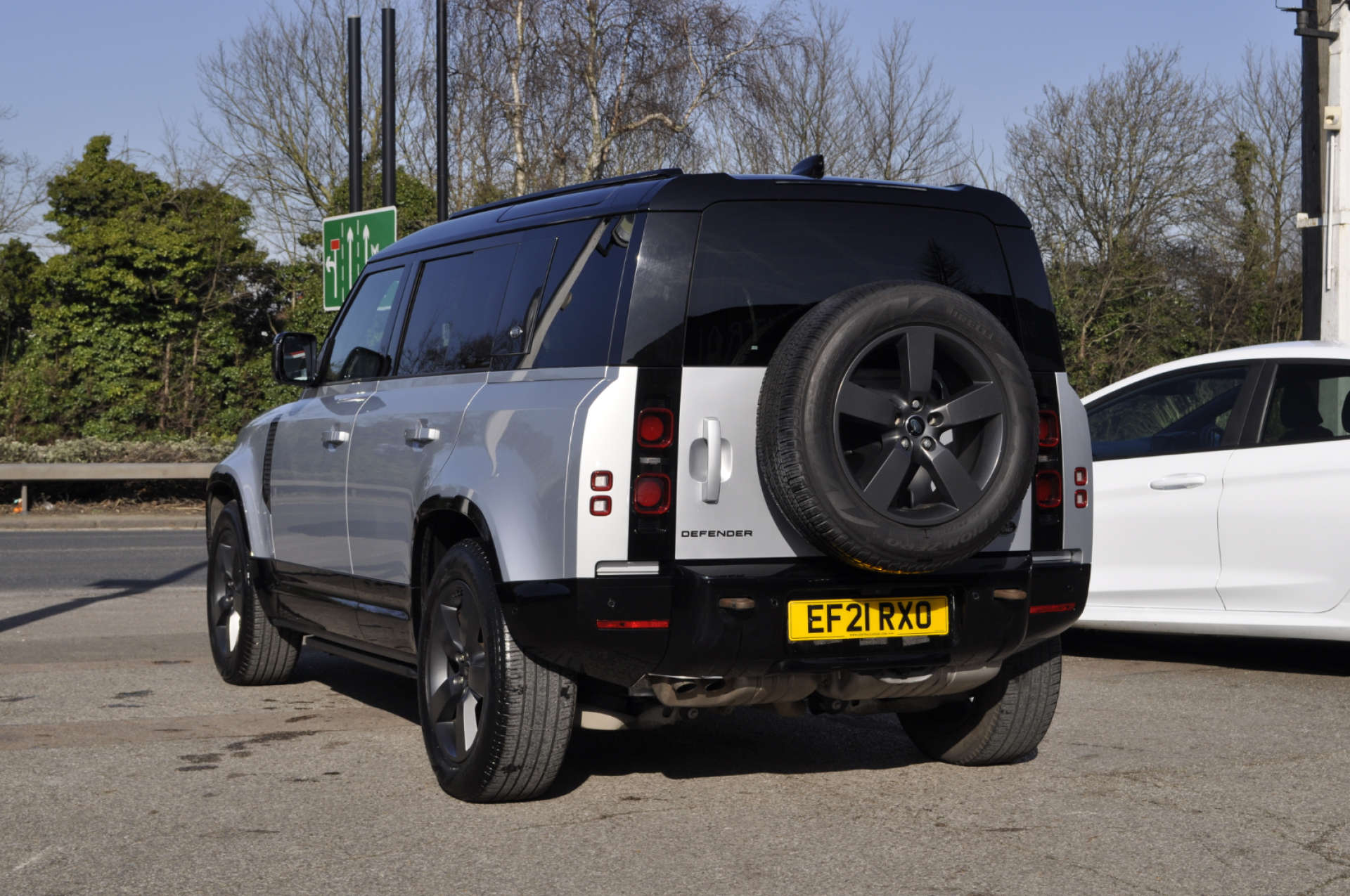 LAND ROVER DEFENDER 3.0 Defender X-Dynamic HSE D MHEV Auto 4WD 5dr #4