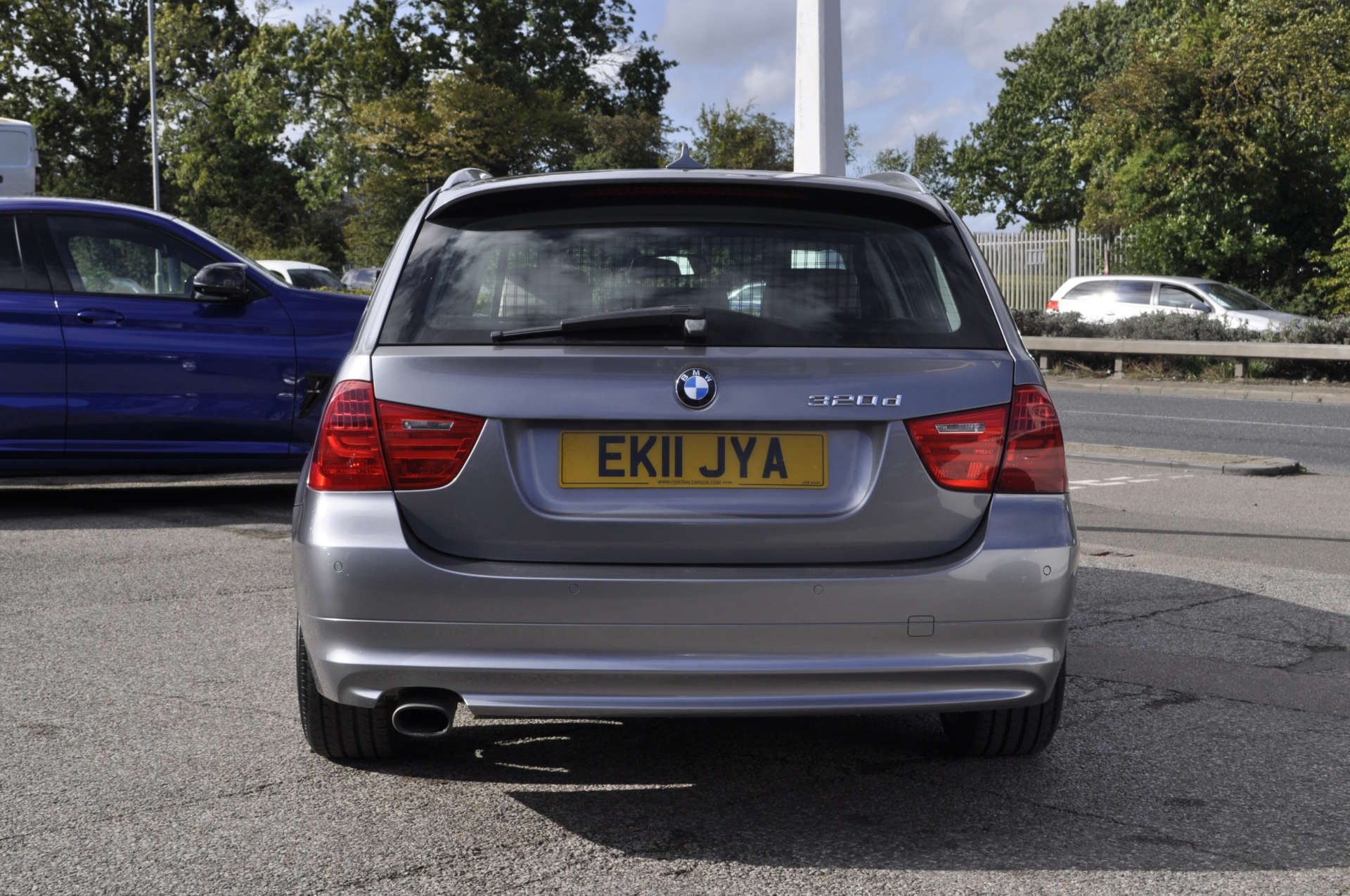 BMW 3 SERIES 2.0 320d Exclusive Edition Auto 5dr #1