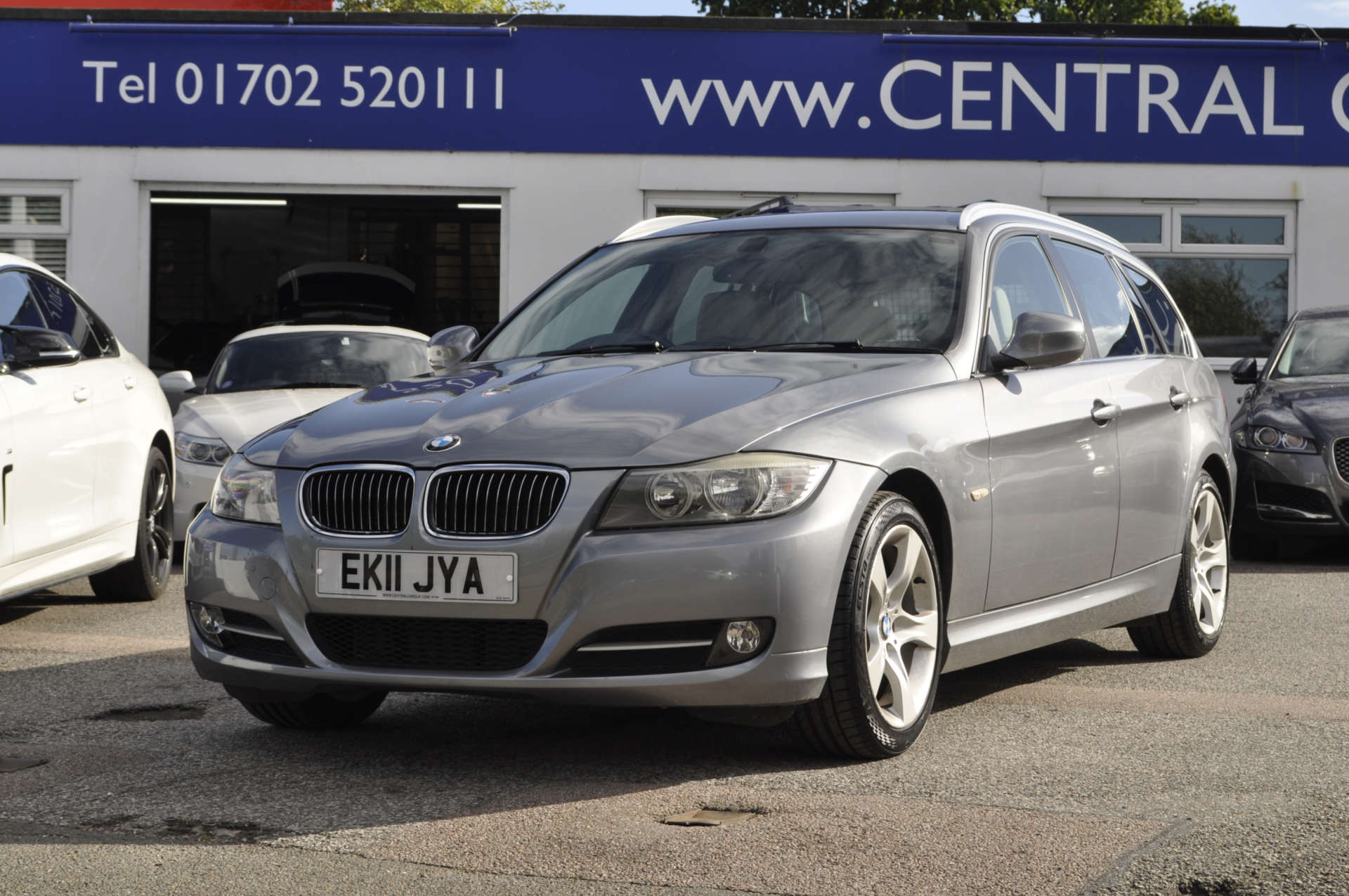 BMW 3 SERIES 2.0 320d Exclusive Edition Auto 5dr #3