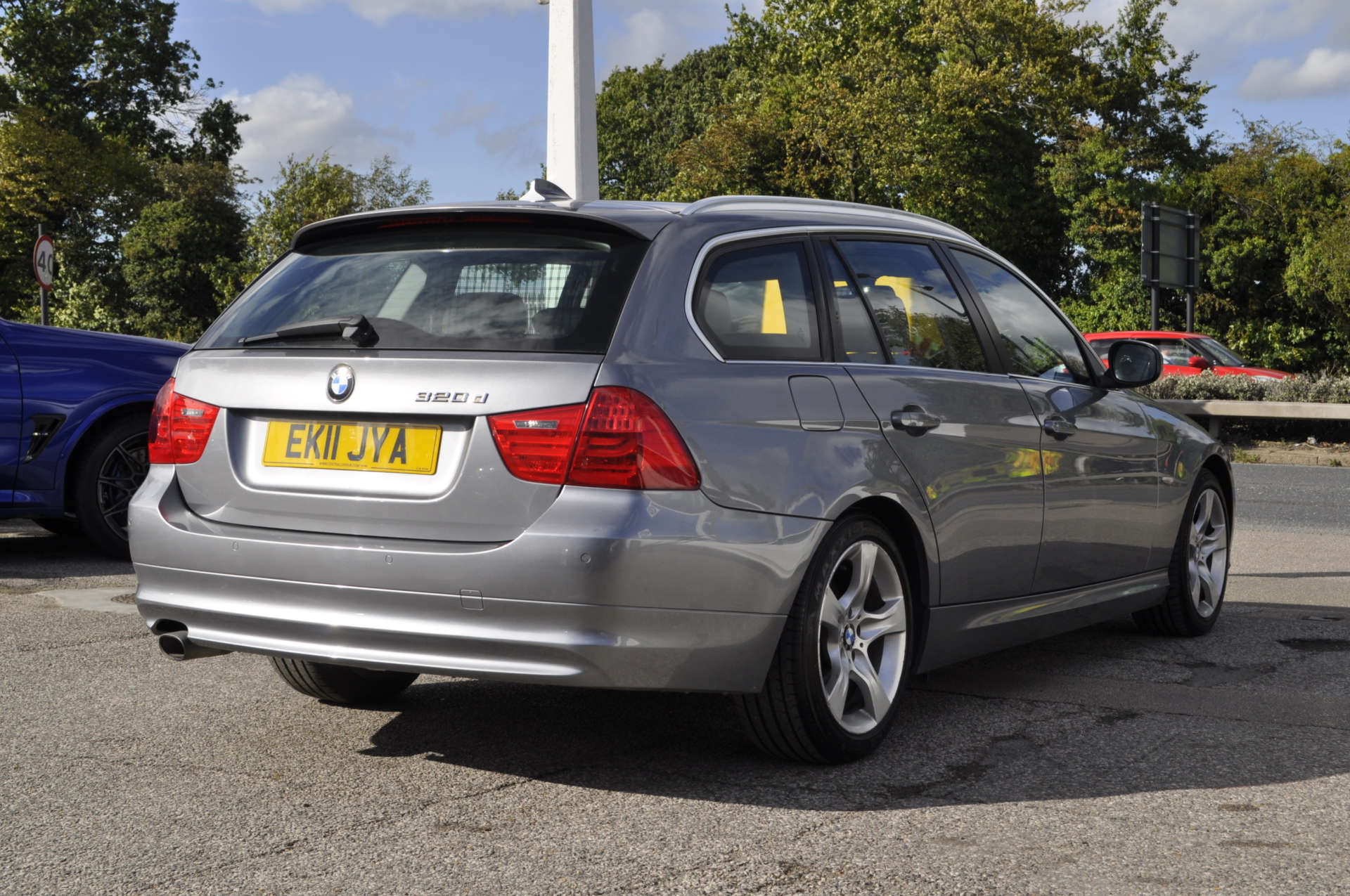 BMW 3 SERIES 2.0 320d Exclusive Edition Auto 5dr #5