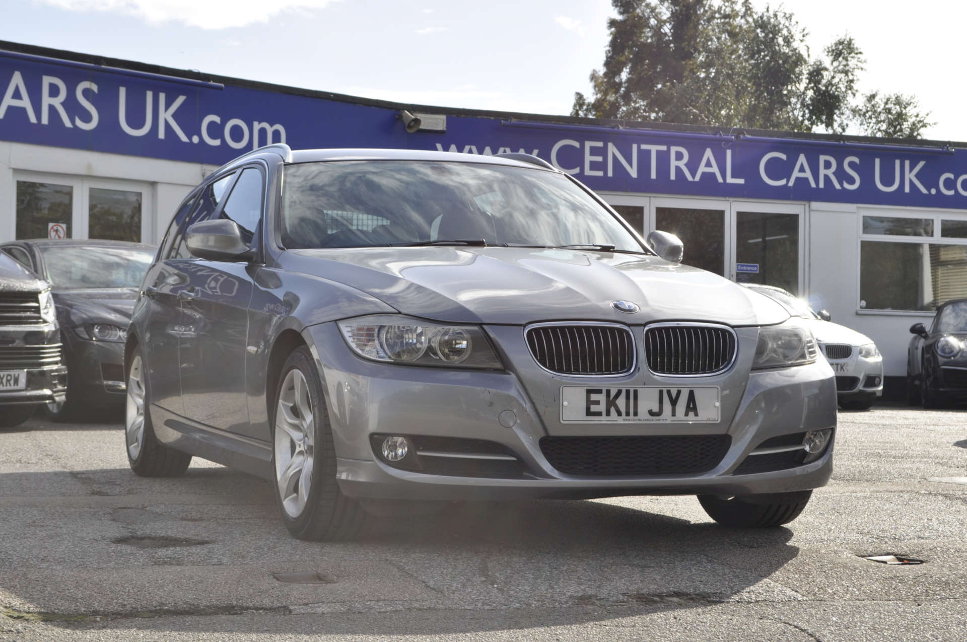 BMW 3 SERIES 2.0 320d Exclusive Edition Auto 5dr #26