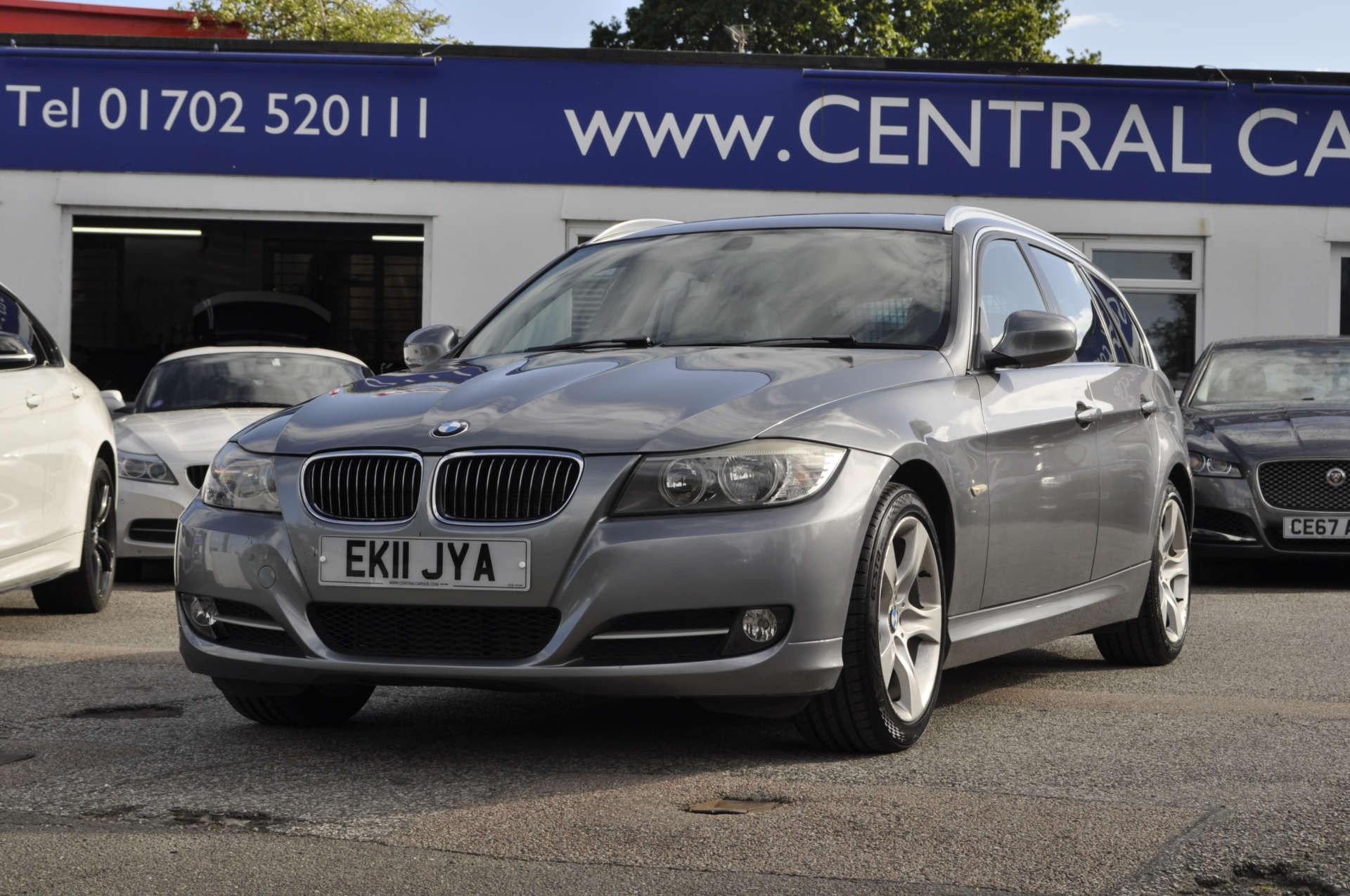 BMW 3 SERIES 2.0 320d Exclusive Edition Auto 5dr #27