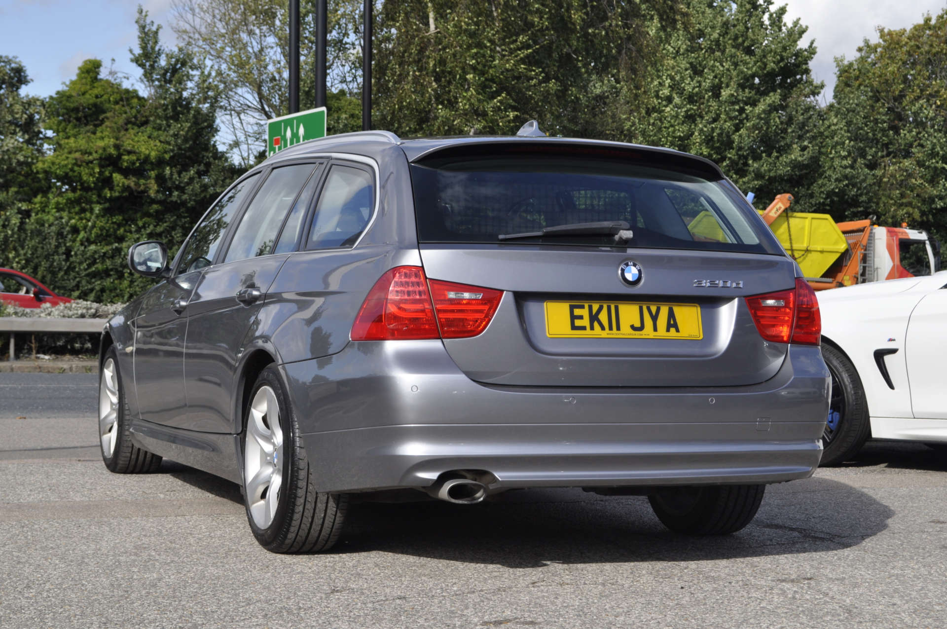 BMW 3 SERIES 2.0 320d Exclusive Edition Auto 5dr #28