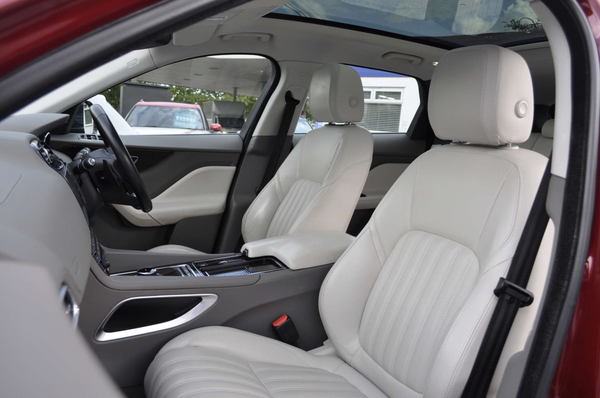 JAGUAR F-PACE 2.0 F-PACE Portfolio AWD D Auto 4WD 5dr #12