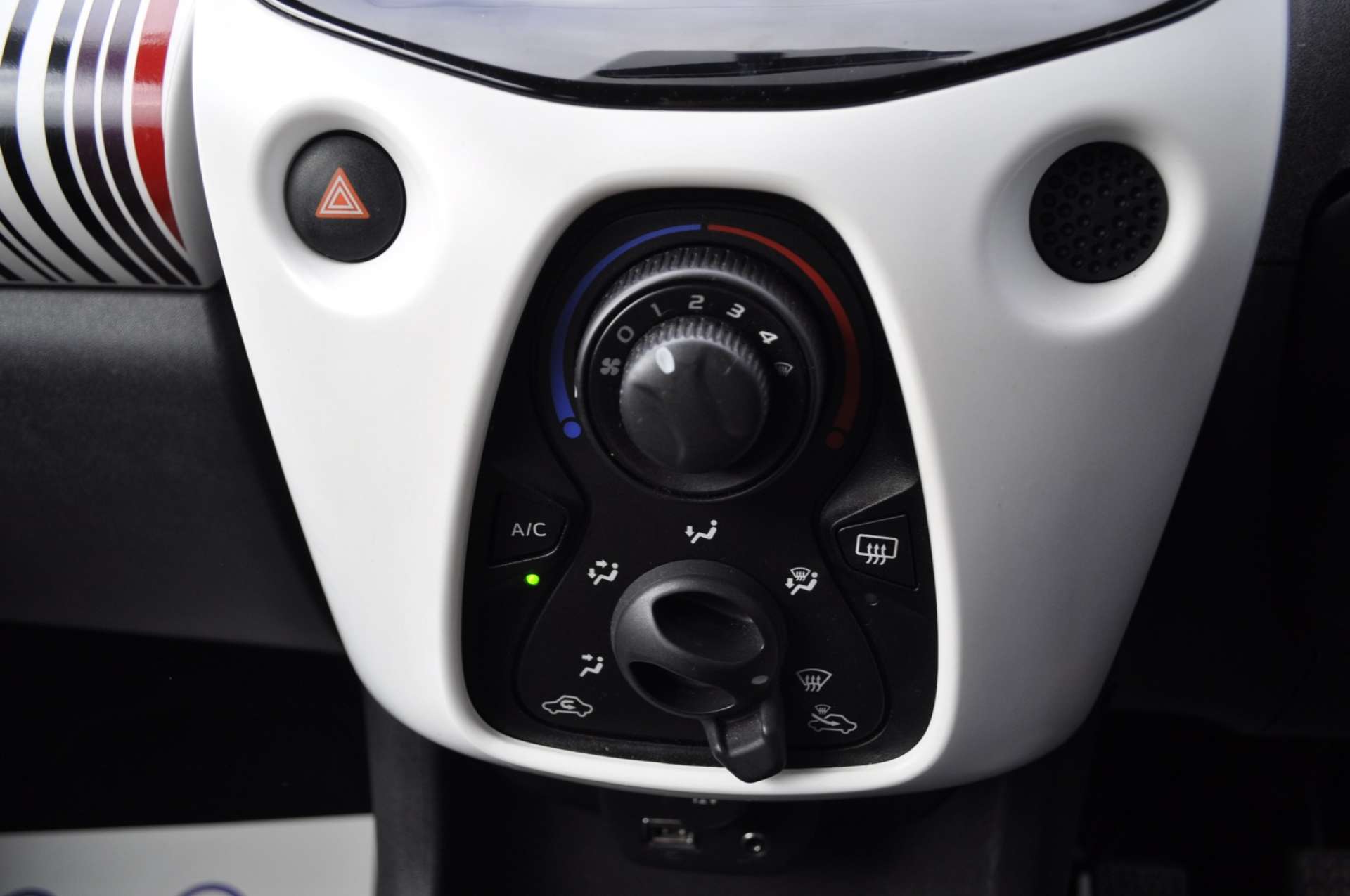 PEUGEOT 108 1.0 108 Active Top 3dr #18