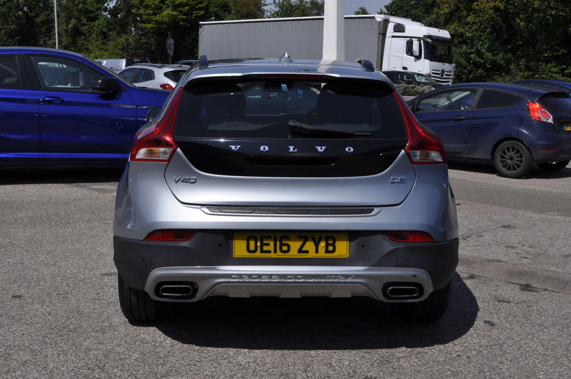 VOLVO V40 2.0 V40 Cross Country Nav+ D2 Auto 5dr #1