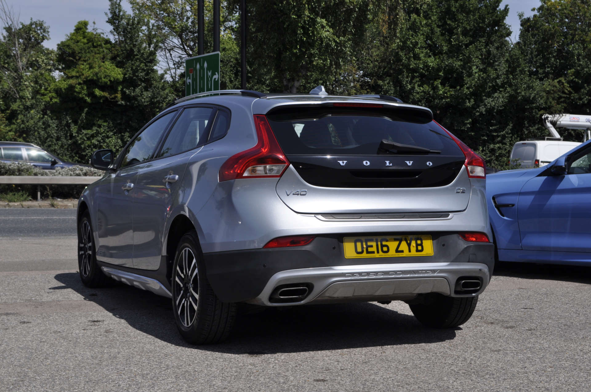 VOLVO V40 2.0 V40 Cross Country Nav+ D2 Auto 5dr #4