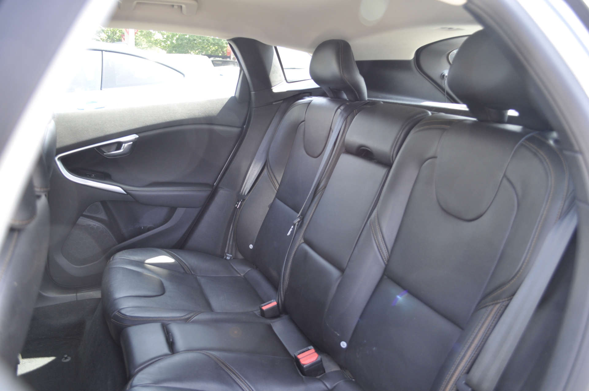 VOLVO V40 2.0 V40 Cross Country Nav+ D2 Auto 5dr #9