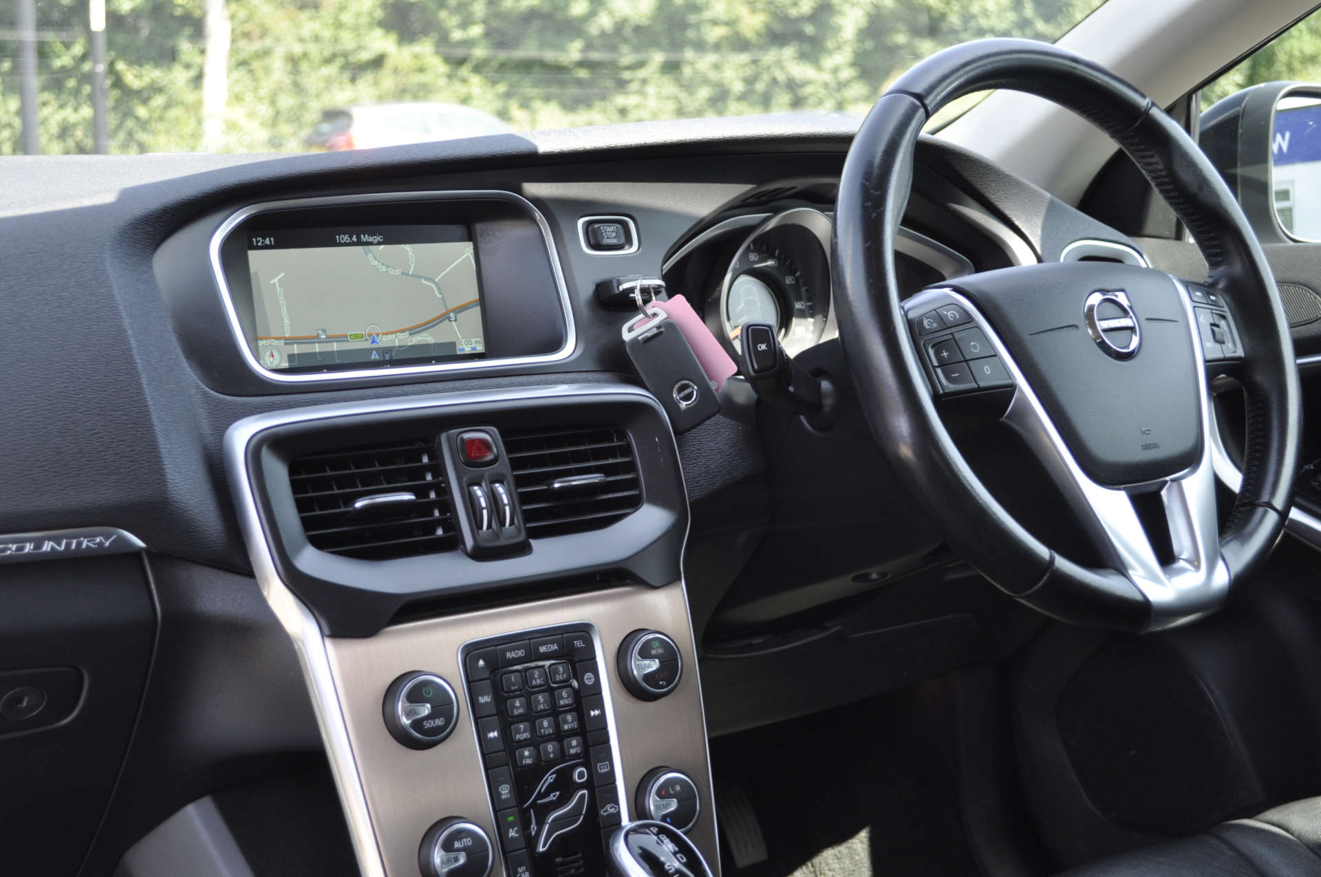 VOLVO V40 2.0 V40 Cross Country Nav+ D2 Auto 5dr #11