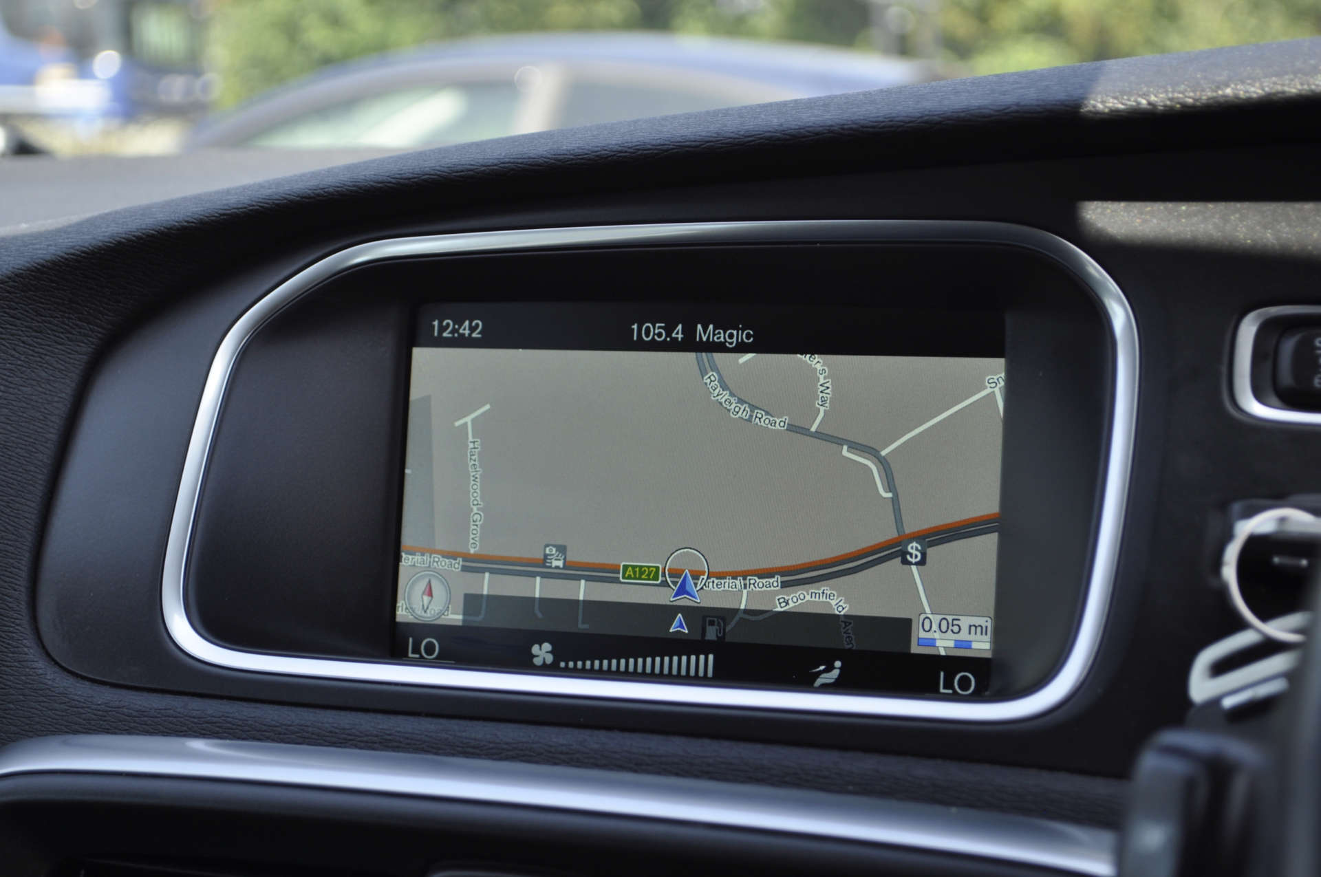 VOLVO V40 2.0 V40 Cross Country Nav+ D2 Auto 5dr #15