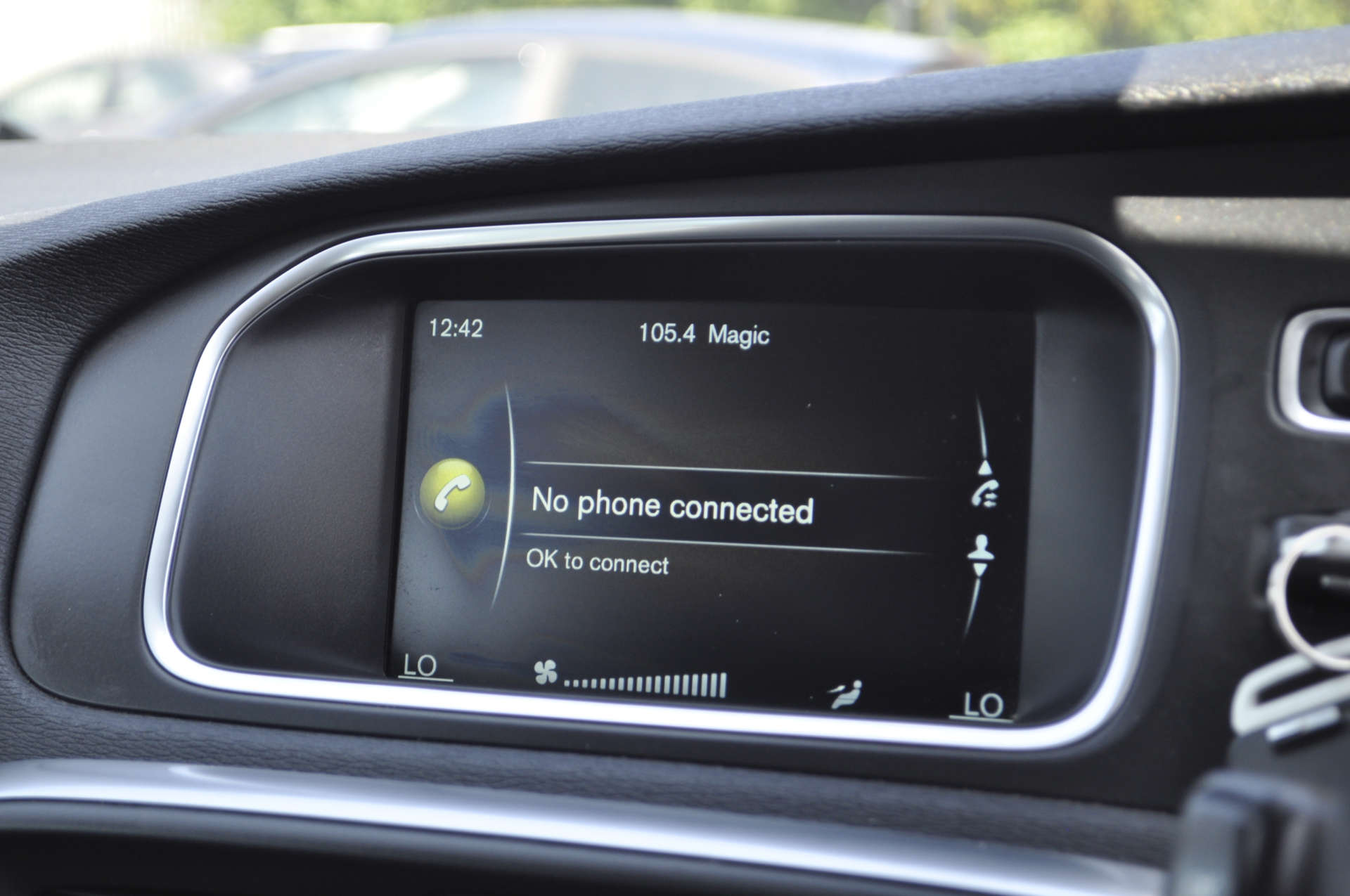 VOLVO V40 2.0 V40 Cross Country Nav+ D2 Auto 5dr #17