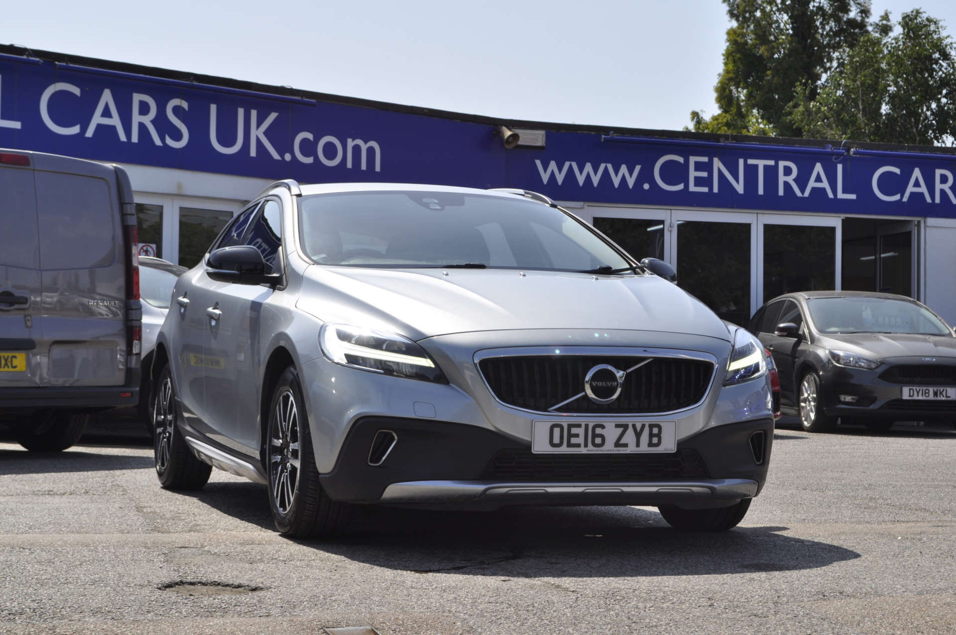 VOLVO V40 2.0 V40 Cross Country Nav+ D2 Auto 5dr #23