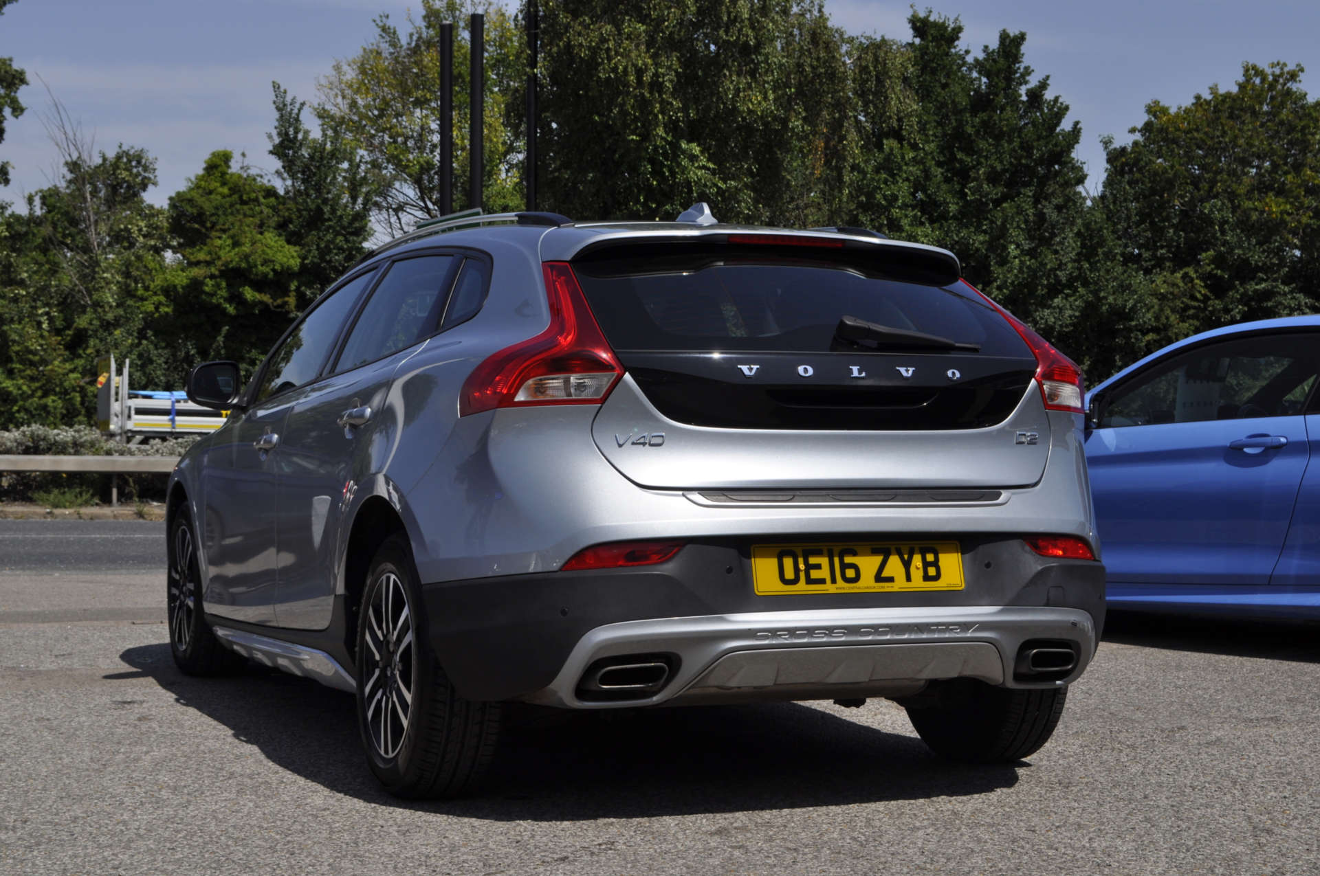 VOLVO V40 2.0 V40 Cross Country Nav+ D2 Auto 5dr #25
