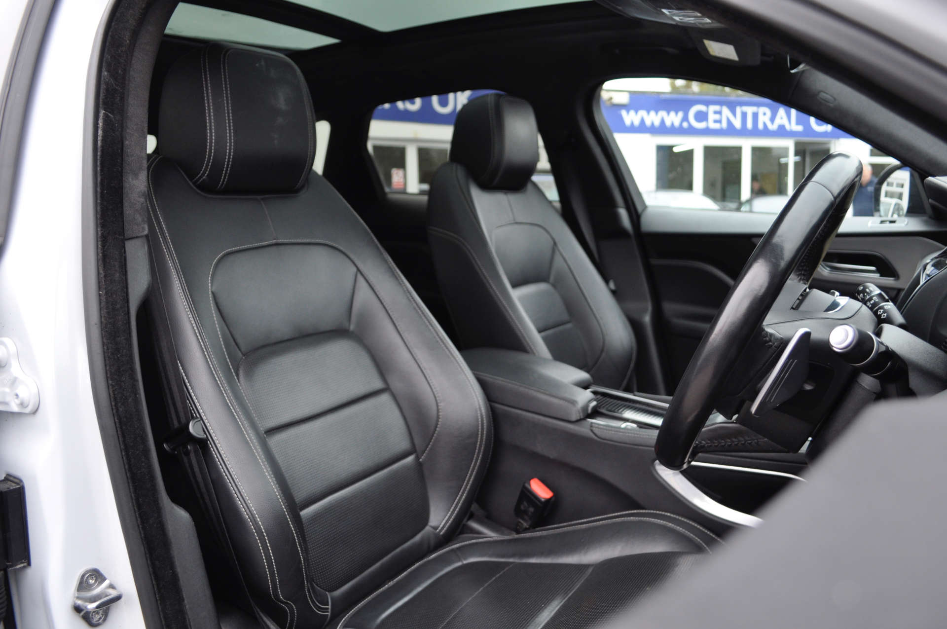 JAGUAR F-PACE 2.0 F-Pace Chequered Flag AWD D Auto 4WD 5dr #7