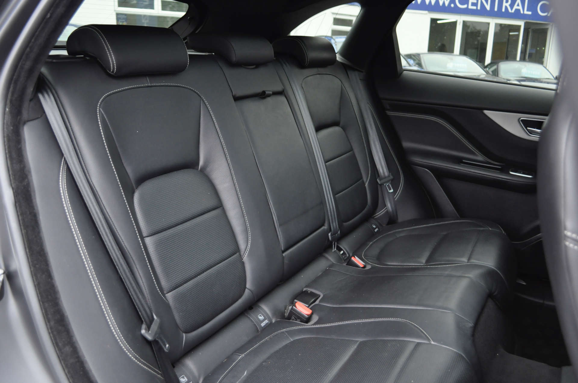 JAGUAR F-PACE 2.0 F-Pace Chequered Flag AWD D Auto 4WD 5dr #8