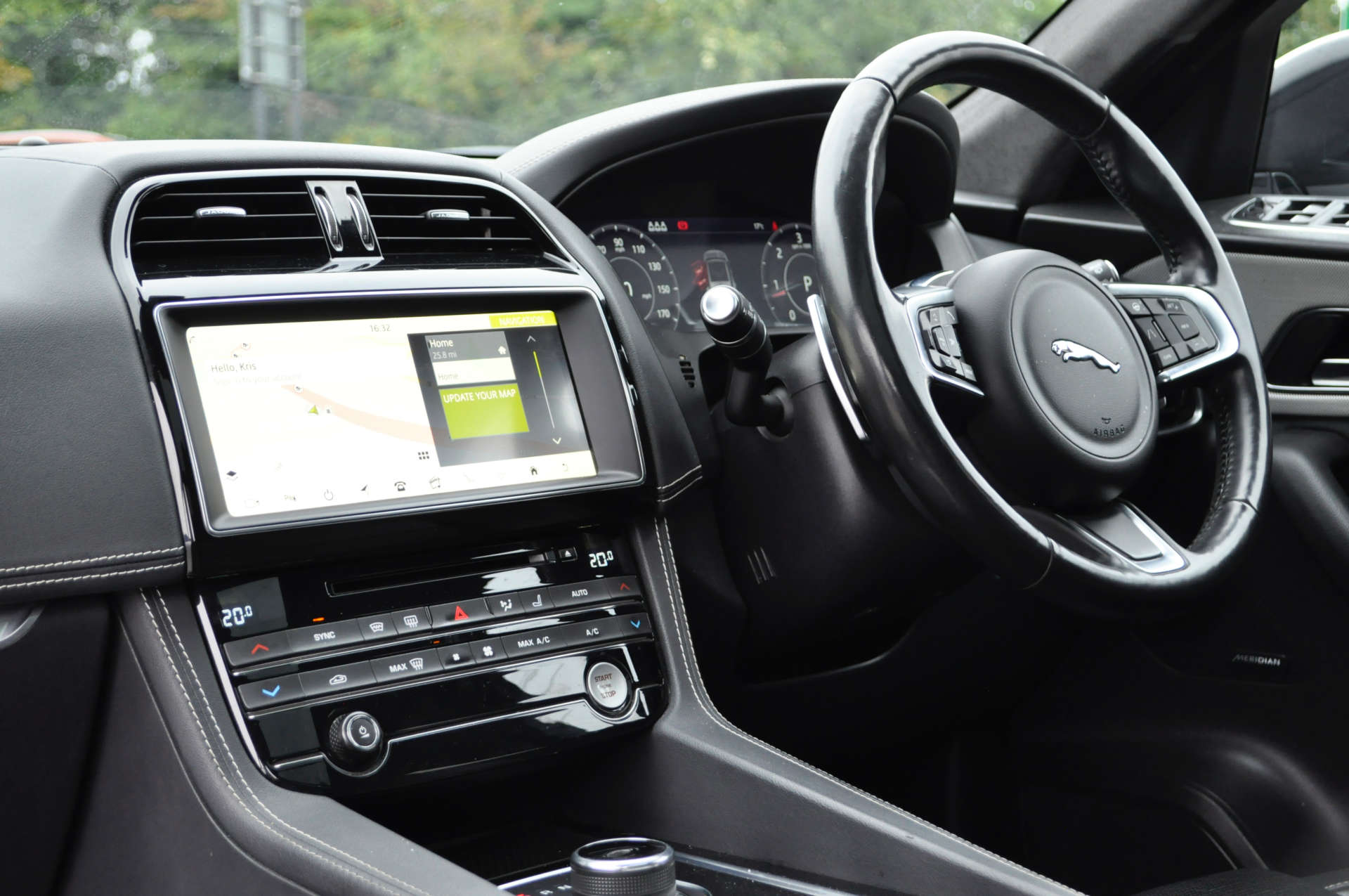 JAGUAR F-PACE 2.0 F-Pace Chequered Flag AWD D Auto 4WD 5dr #12