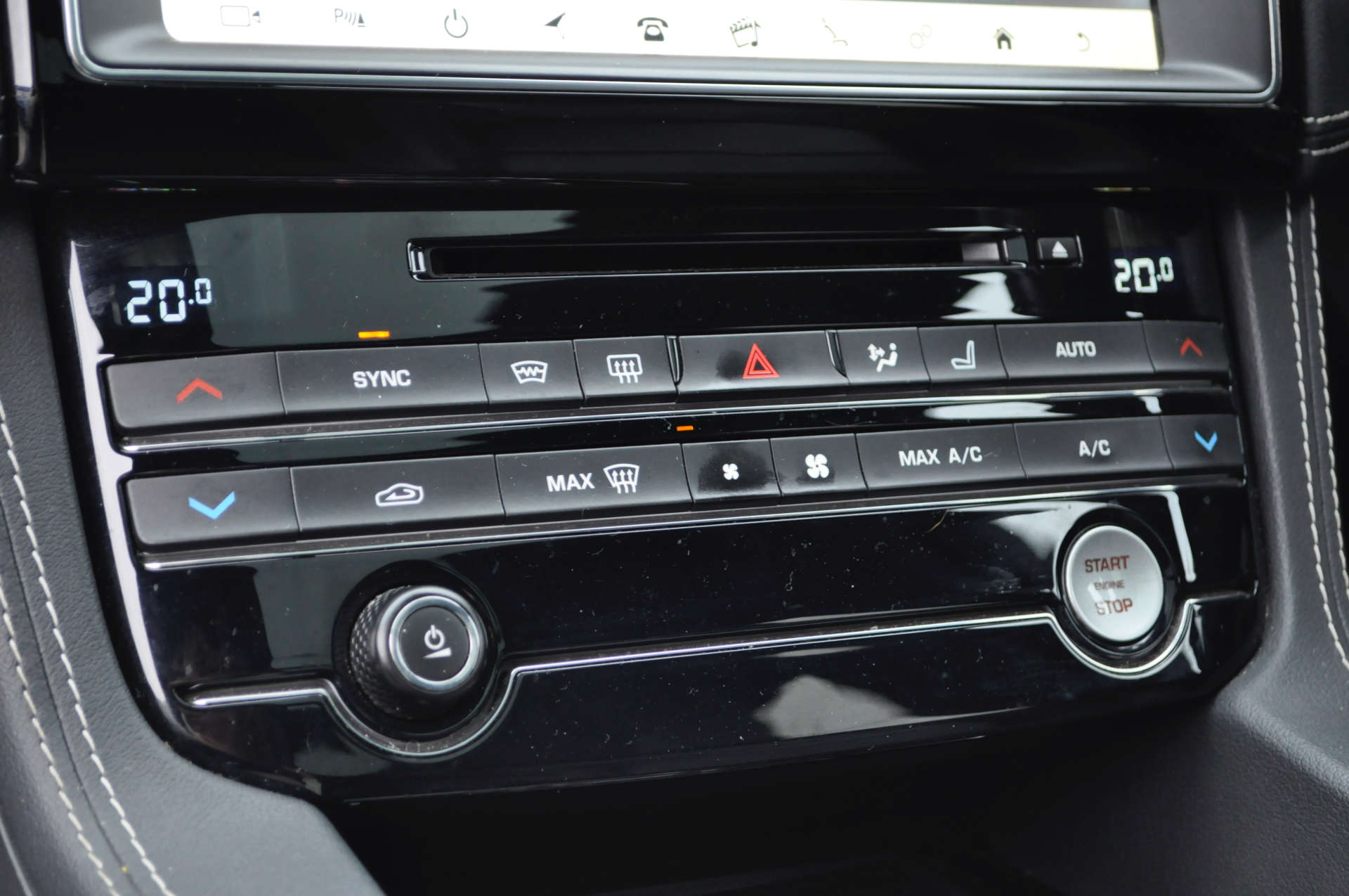 JAGUAR F-PACE 2.0 F-Pace Chequered Flag AWD D Auto 4WD 5dr #13