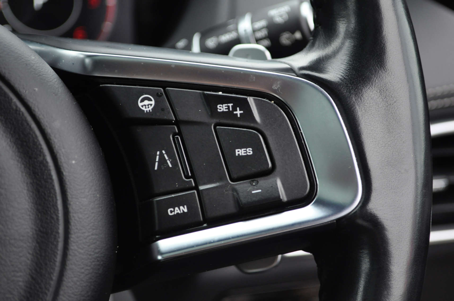 JAGUAR F-PACE 2.0 F-Pace Chequered Flag AWD D Auto 4WD 5dr #15